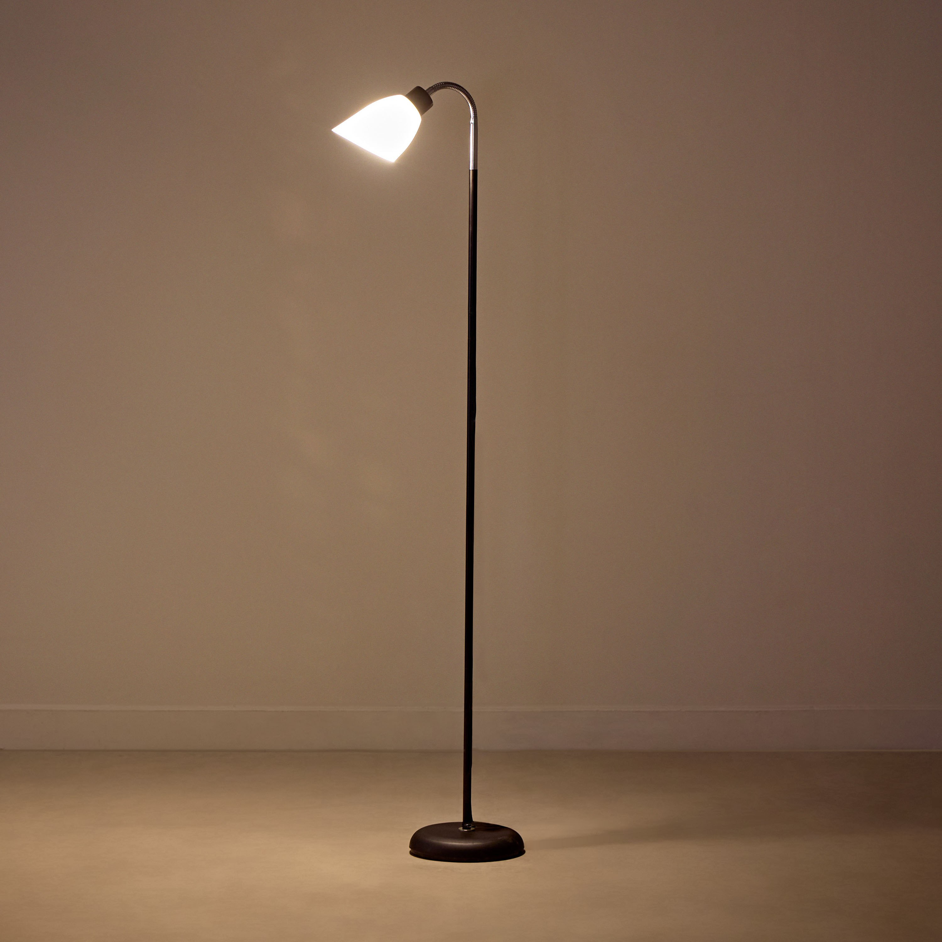 مصباح أرضي معدني E27 بغطاء من بليز - 22x145 سم-hbxhomeware-hbxlivingroom-image-2