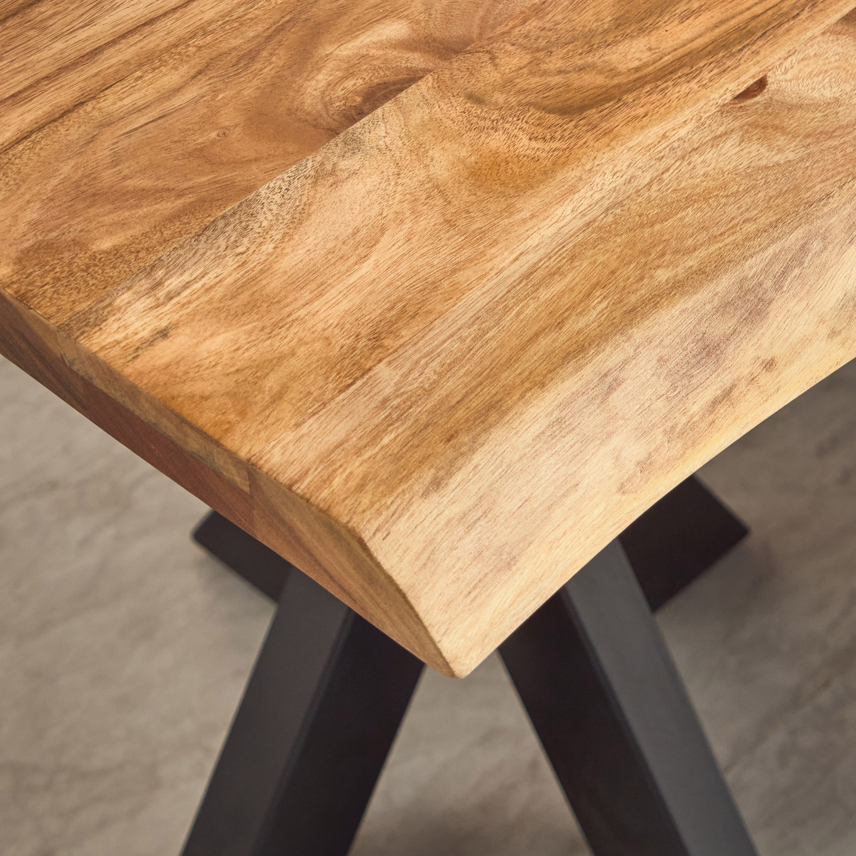 طاولة جانبية من الخشب الصلب - كليفتون من فيندرا-hbxfurniture-livingroom-endtables-image-6