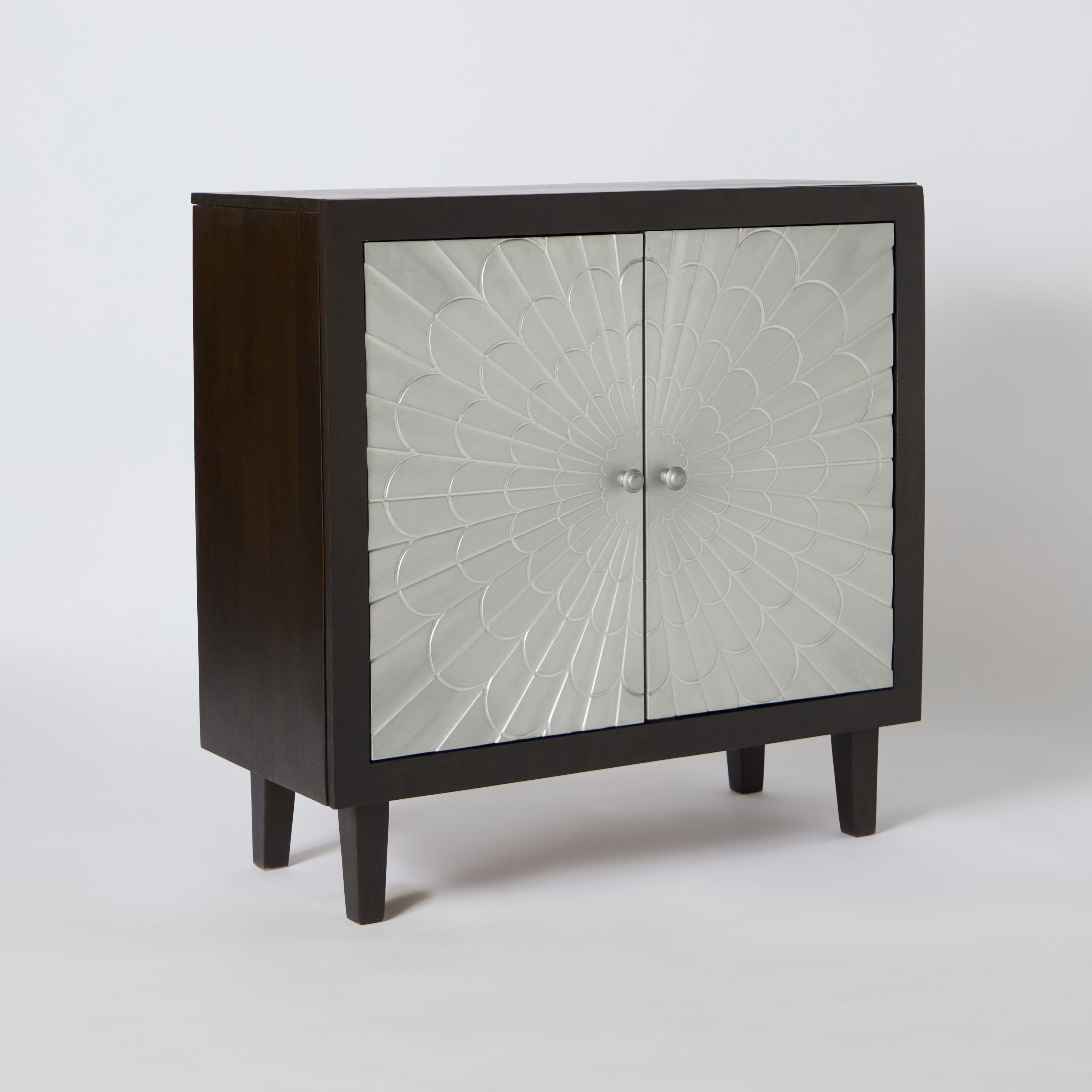 خزانة بوفيه من الخشب الصلب بأبواب مطلية بالألومنيوم - صن برست من فيندرا-hbxfurniture-diningroom-buffetsandsideboards-image-11