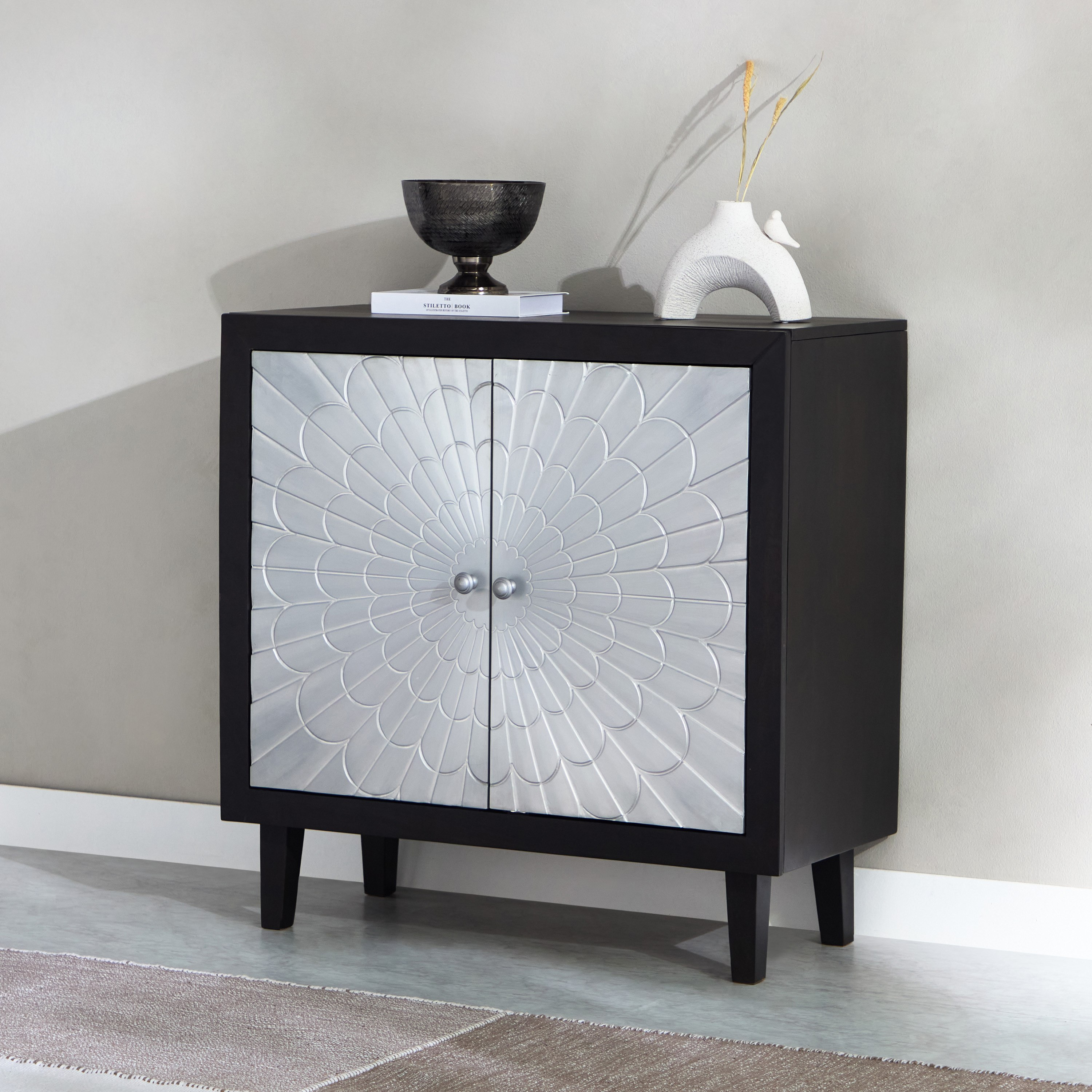 خزانة بوفيه من الخشب الصلب بأبواب مطلية بالألومنيوم - صن برست من فيندرا-hbxfurniture-diningroom-buffetsandsideboards-image-10