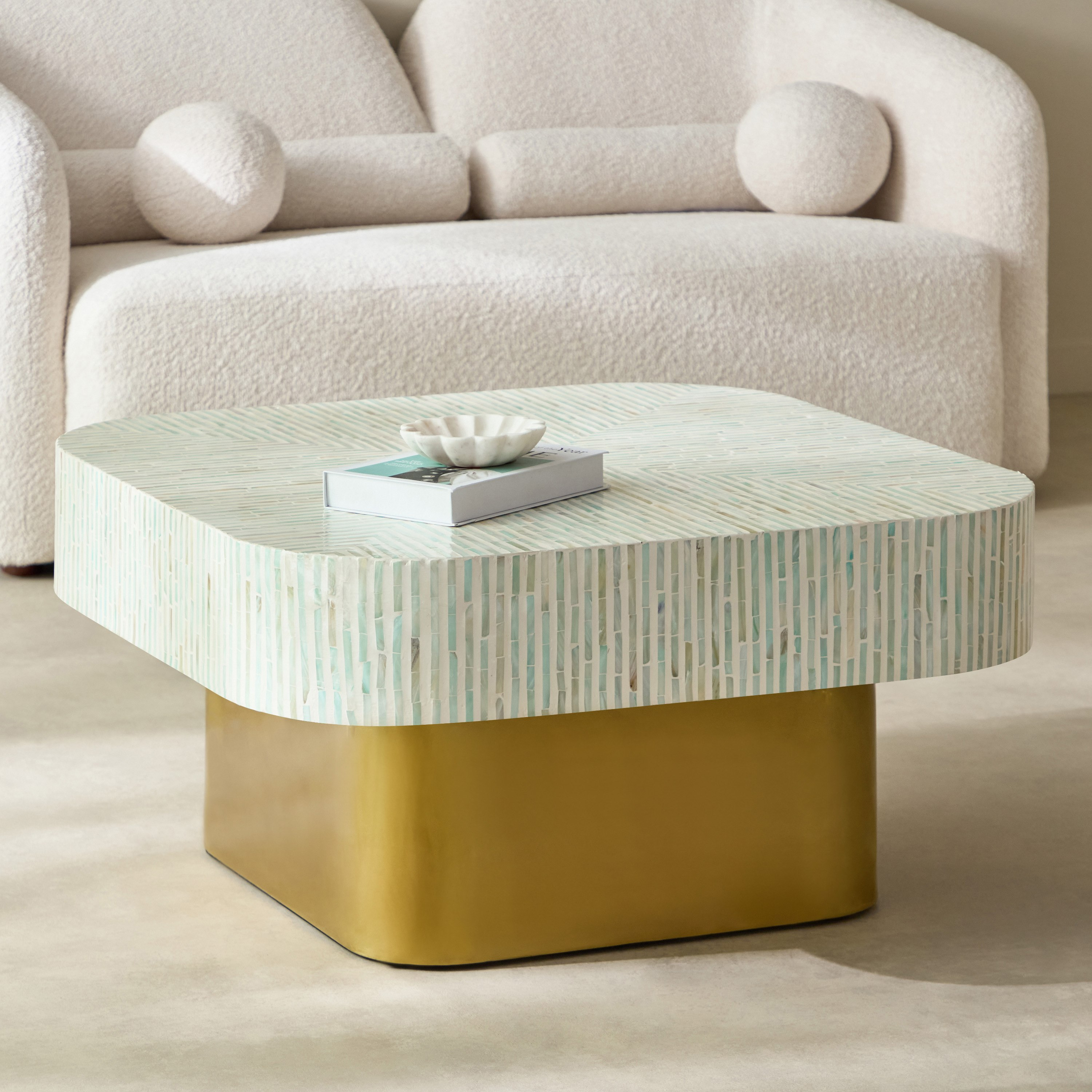 طاولة قهوة من لوجان-PROMO_HB_AE_HBX10_TH1000_NEW_031025-image-1