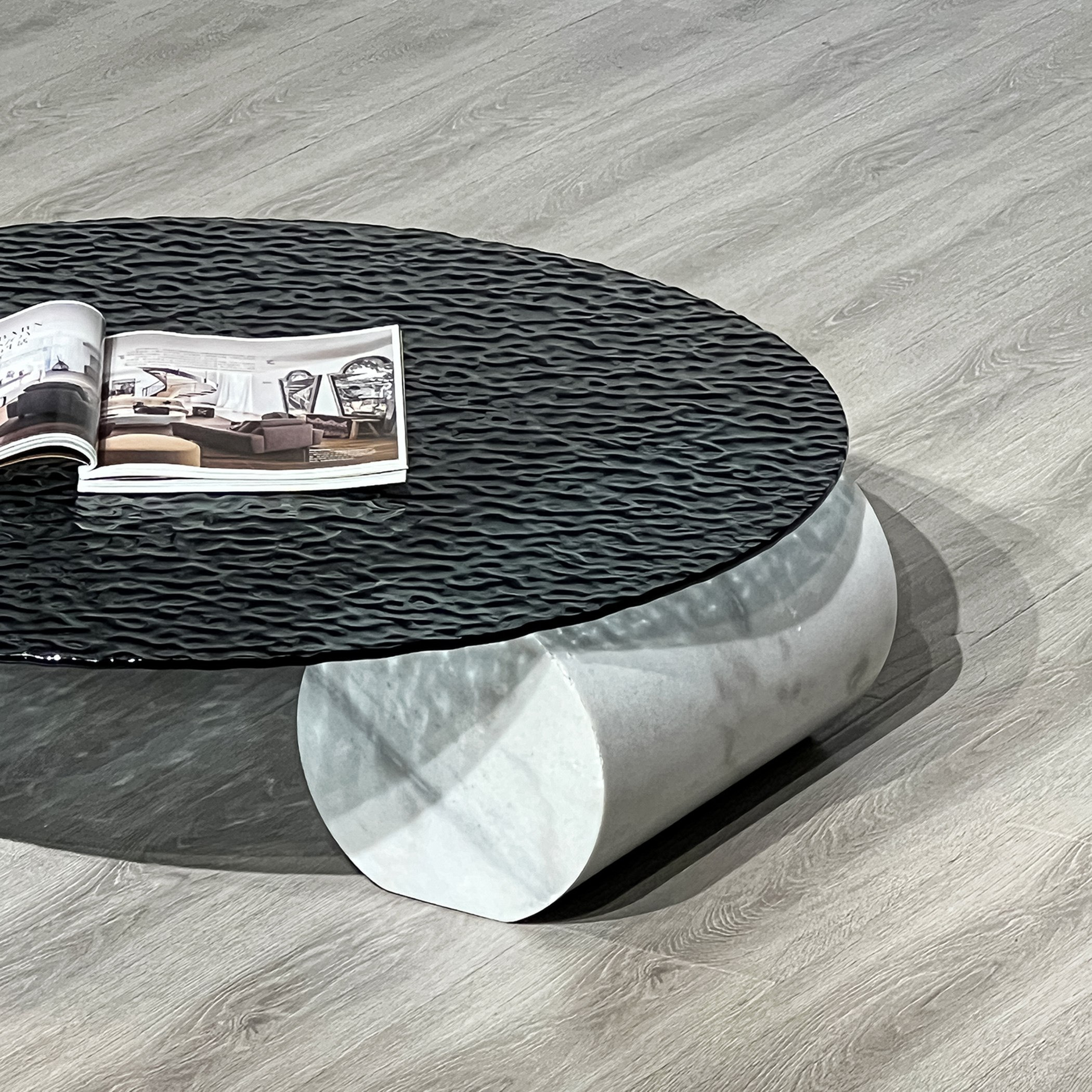 طاولة قهوة بسطح زجاجي وقاعدة رخامية من دلمون-PROMO_HB_AE_HBX10_TH1000_NEW_031025-image-7
