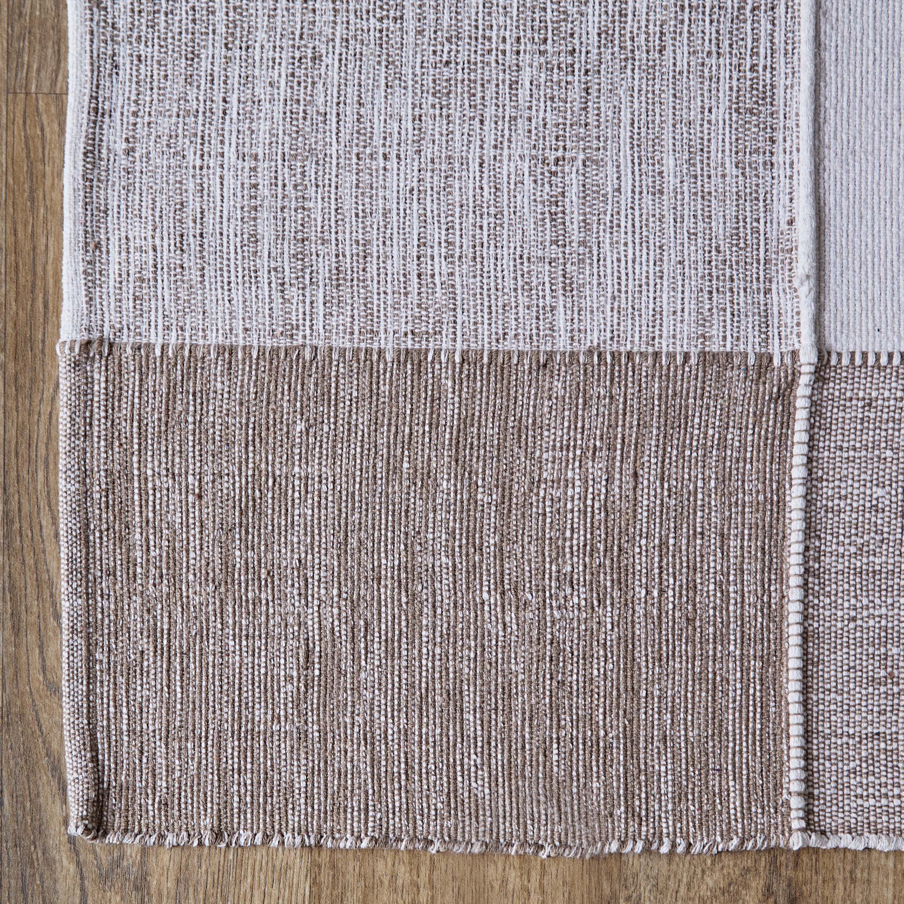 سجادة دوري مقلّمة مصنوعة يدويًا من القطن من ماديسون - 60x90 سم-hbxdecorandfurnishings-floorcoverings-rugs-image-2