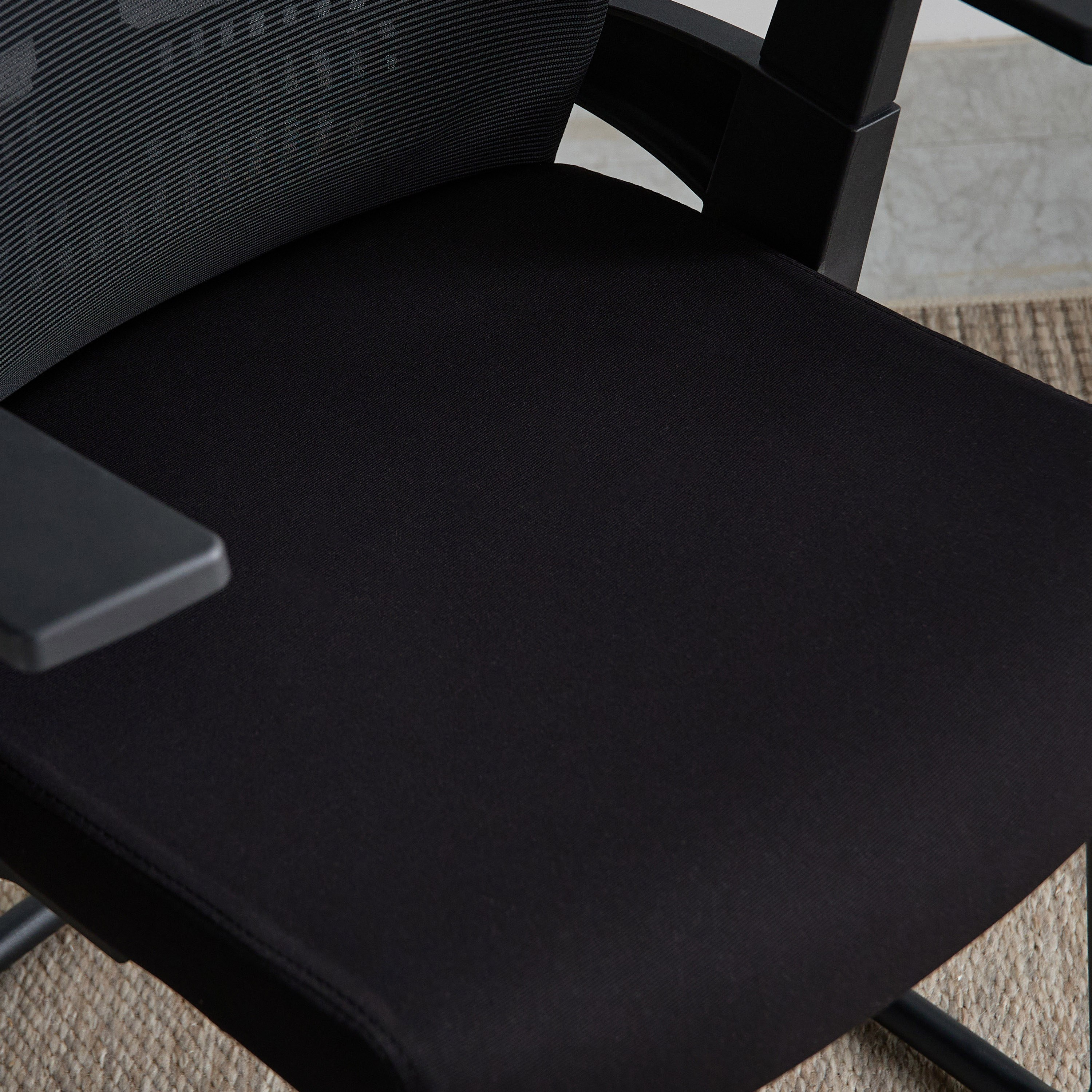 كرسي زائر من جينوا-PROMO_HB_UAE_THRESHOLD_Furniture_020426-image-6