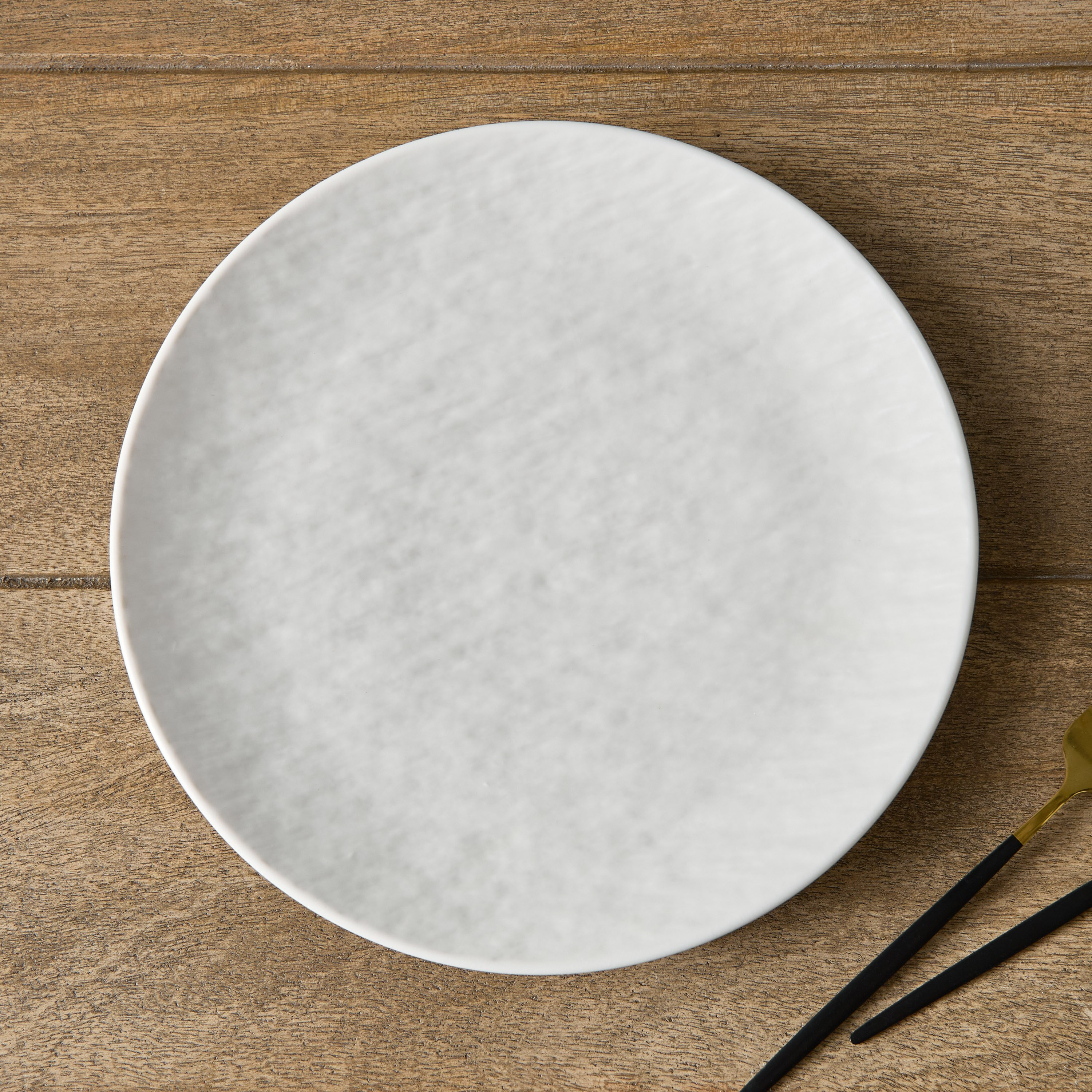 صحن عشاء من الخزف الصيني بتصميم متموّج- 26 سم-hbxdecorandfurnishings-tabletop-crockery-image-2