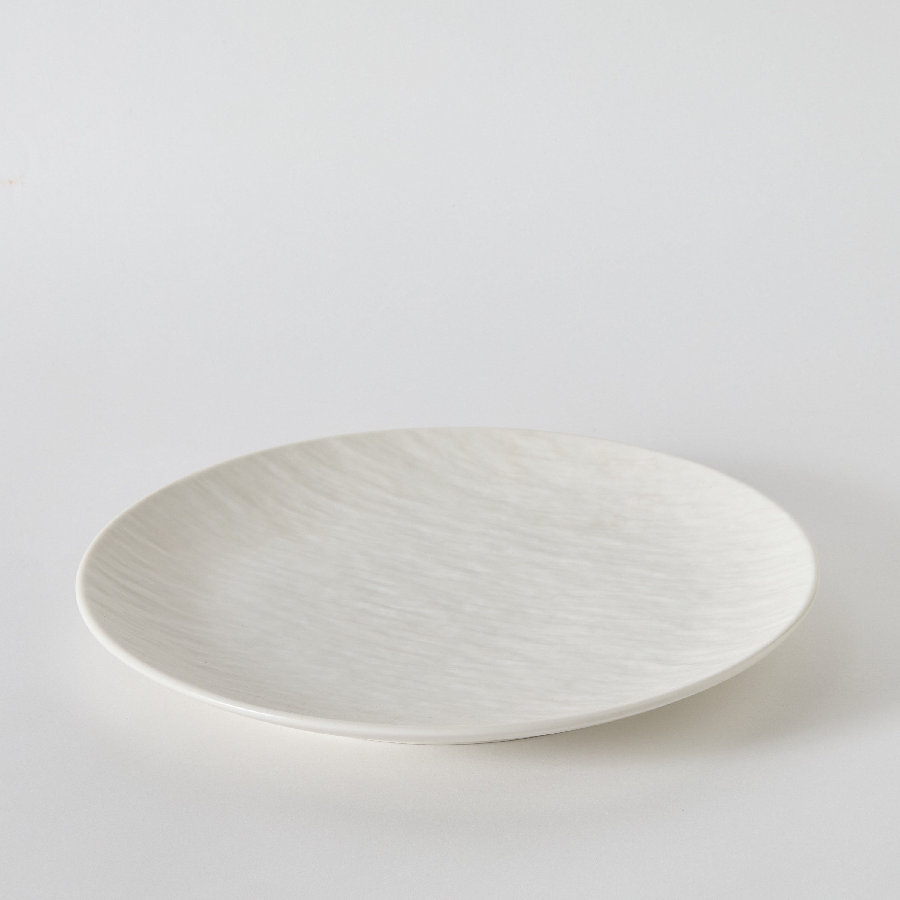 صحن عشاء من الخزف الصيني بتصميم متموّج- 26 سم-hbxdecorandfurnishings-tabletop-crockery-image-5