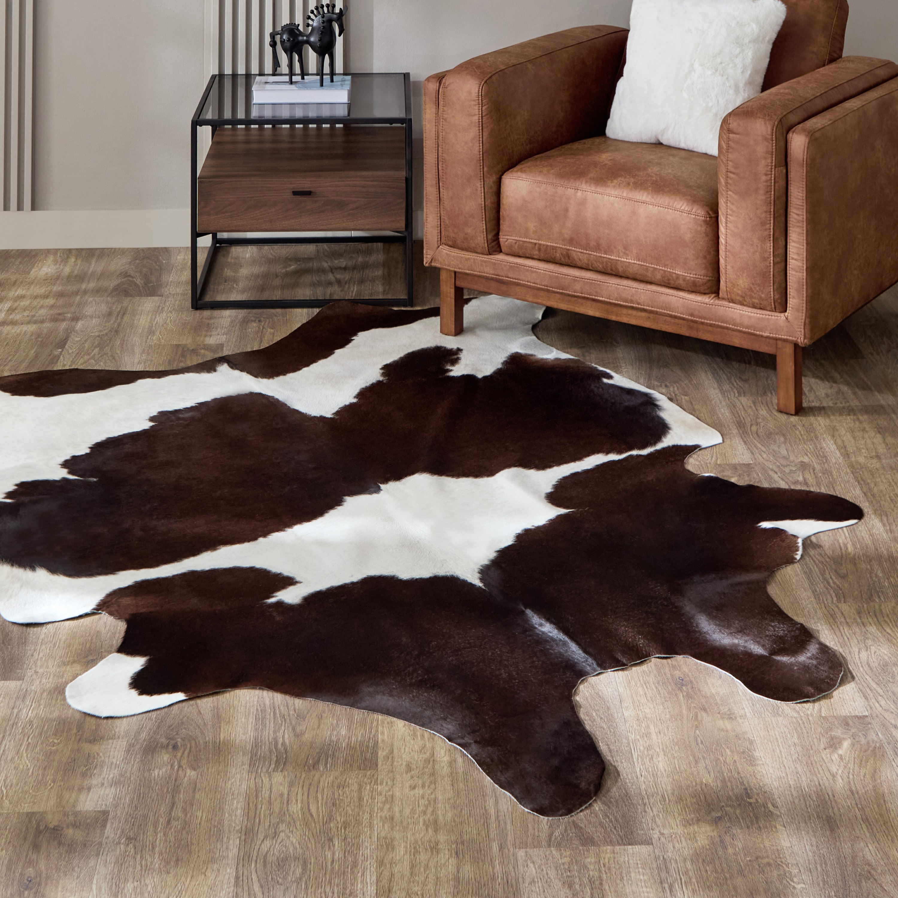 Erin Large Real Cow Hide - 170x200 to 200x220 cm-hbxdecorandfurnishings-floorcoverings-rugs-image-2