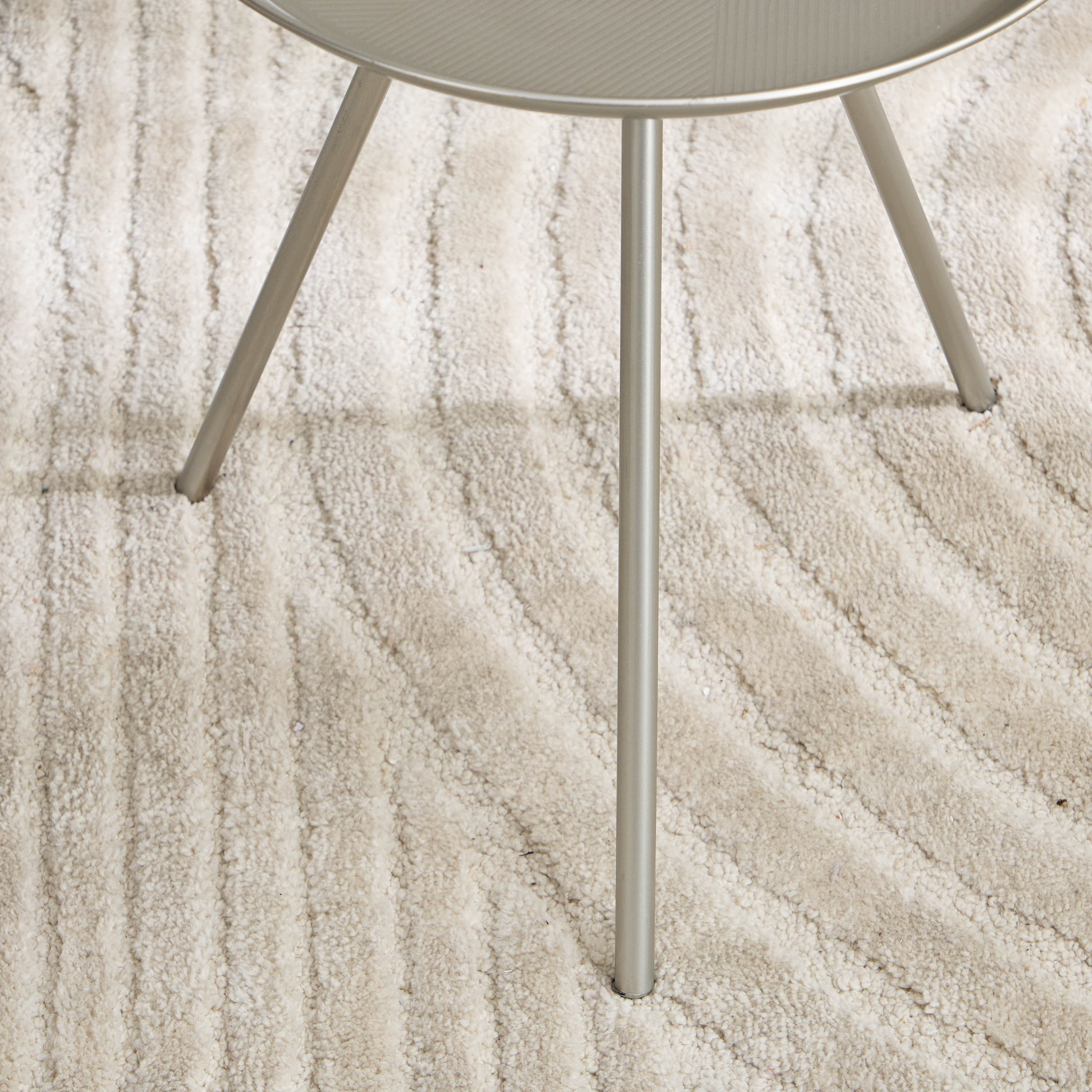 Vendra Splendid Accent Table-hbxfurniture-livingroom-endtables-image-4