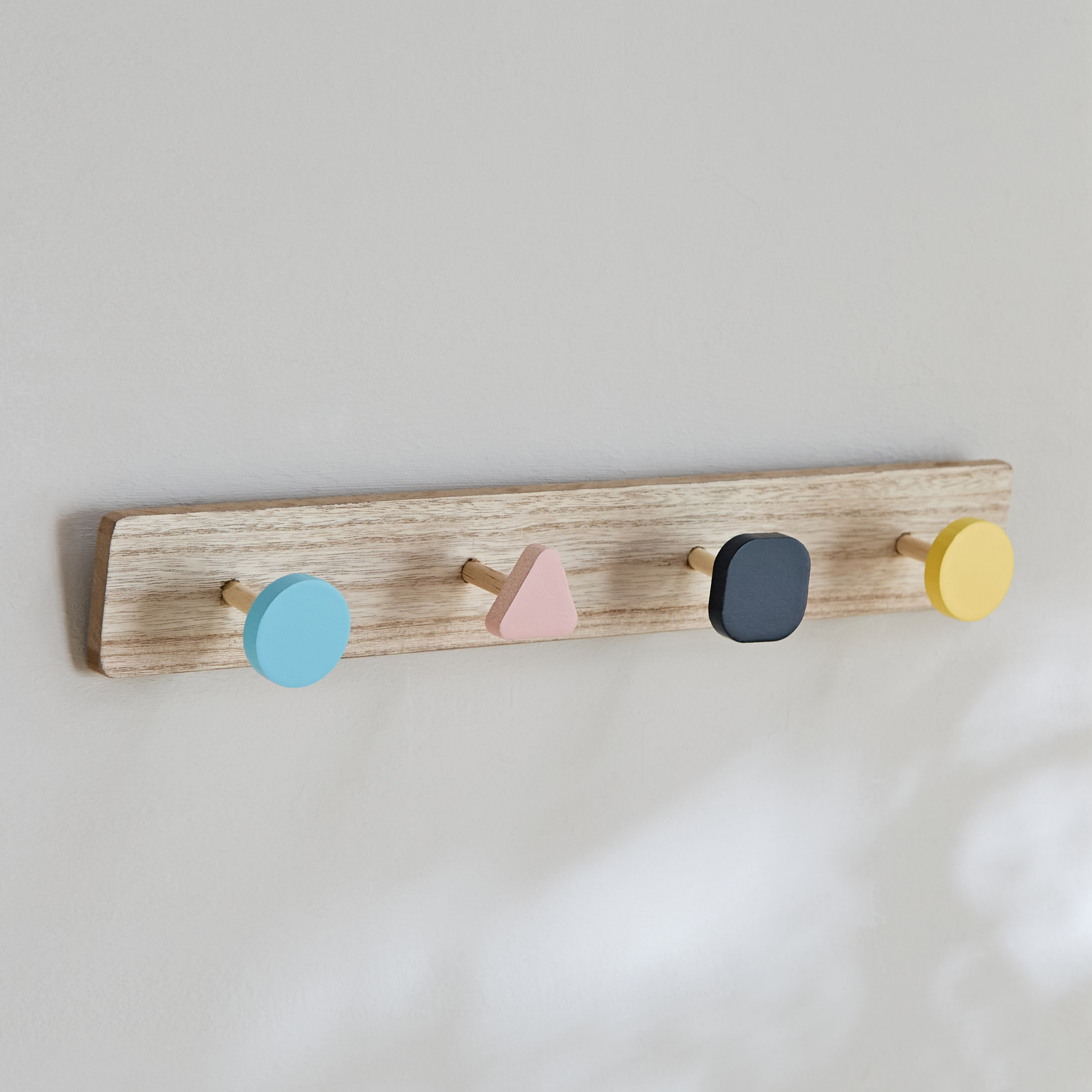 علّاقة ملابس بتصميم أشكال من بلاي لاند - 40x5.5 سم-hbxdiningroom-decorandaccessories-hooks-image-1