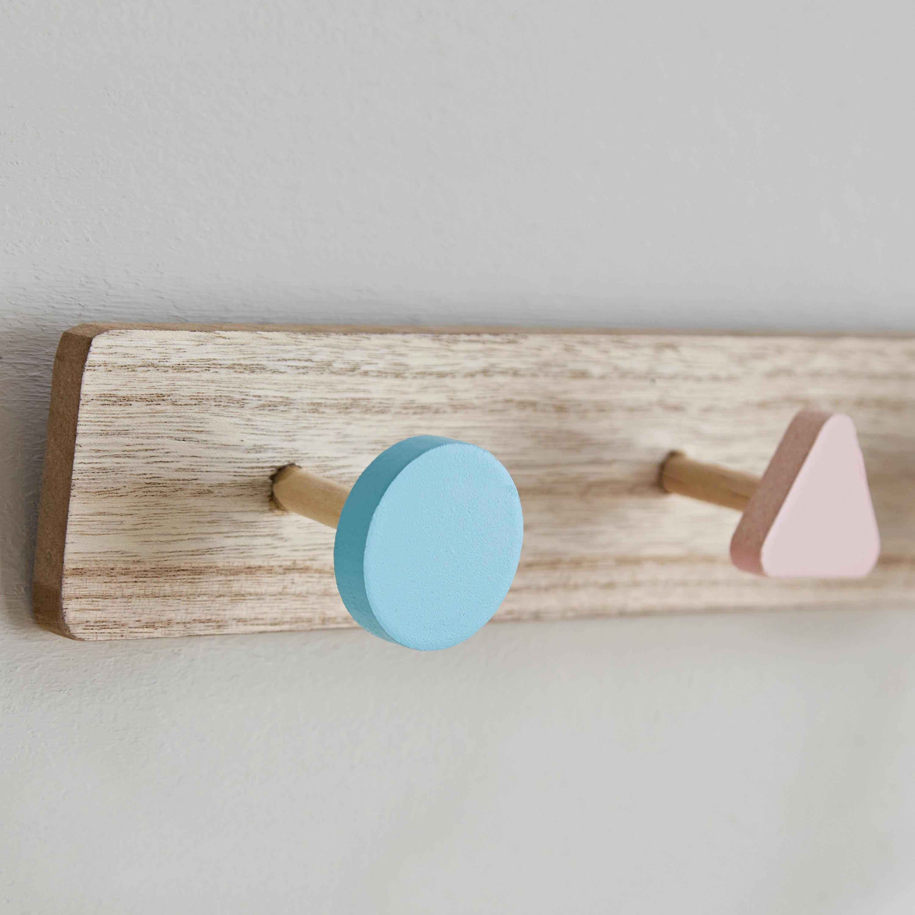 علّاقة ملابس بتصميم أشكال من بلاي لاند - 40x5.5 سم-hbxdiningroom-decorandaccessories-hooks-image-3