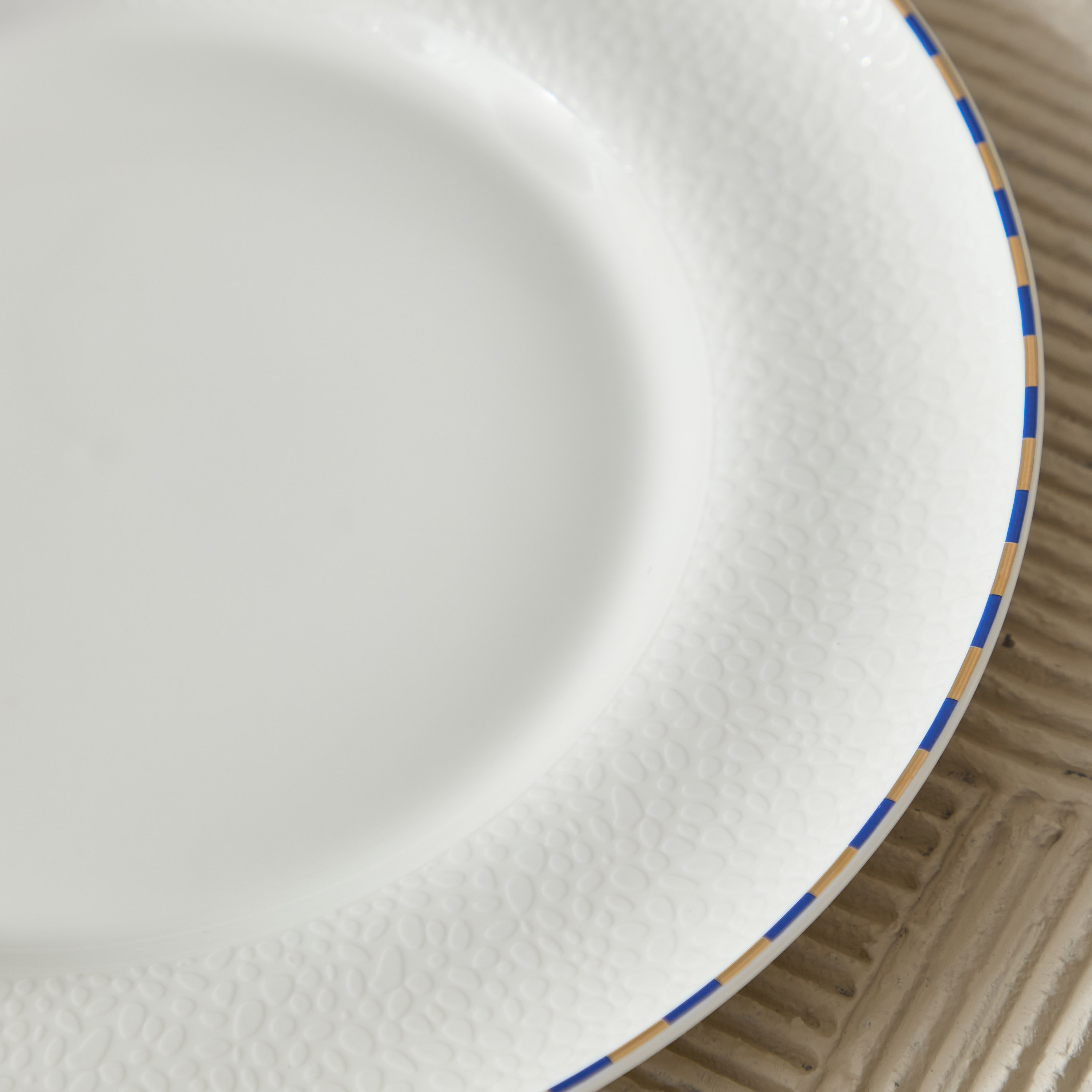 Azure Dinner Plate - 27.6 cm-hbxdecorandfurnishings-tabletop-crockery-image-3