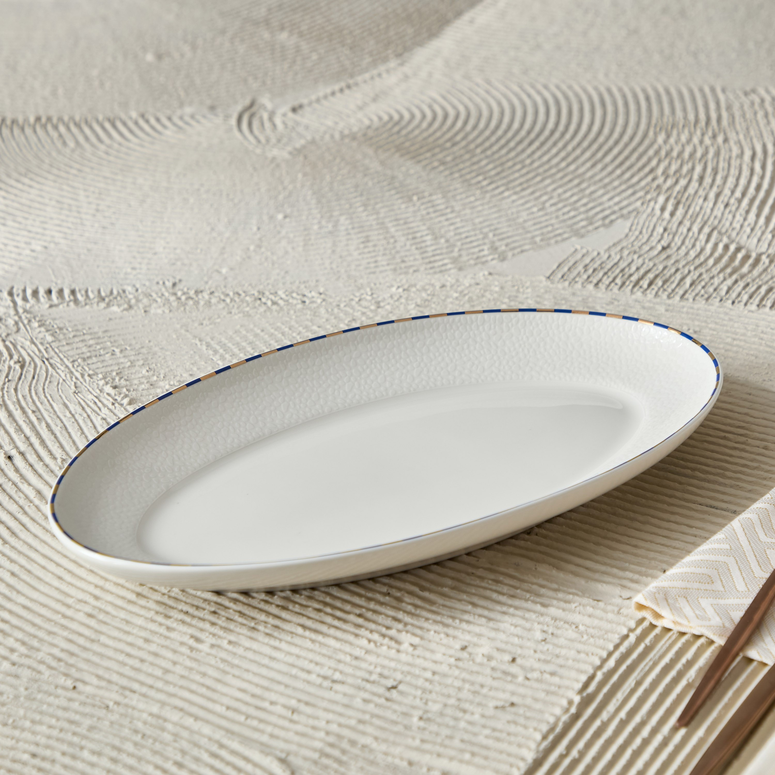 Azure Oval Platter - 31 cm-hbxdecorandfurnishings-tabletop-serveware-image-1