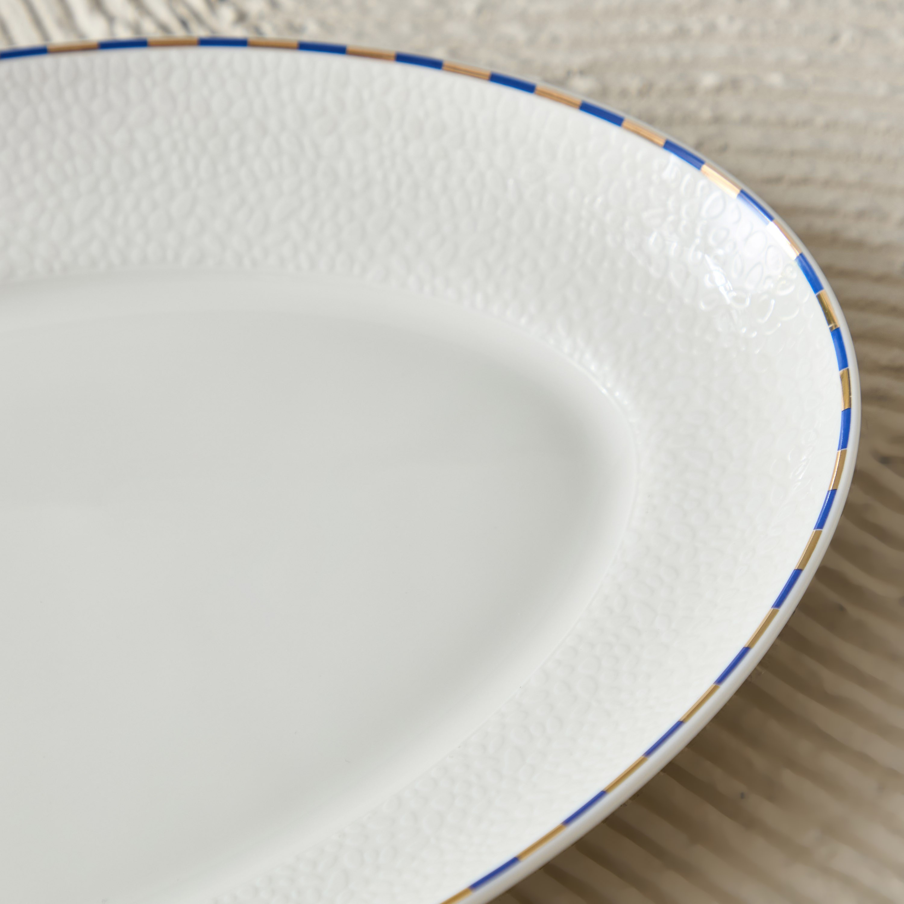 Azure Oval Platter - 31 cm-hbxdecorandfurnishings-tabletop-serveware-image-3