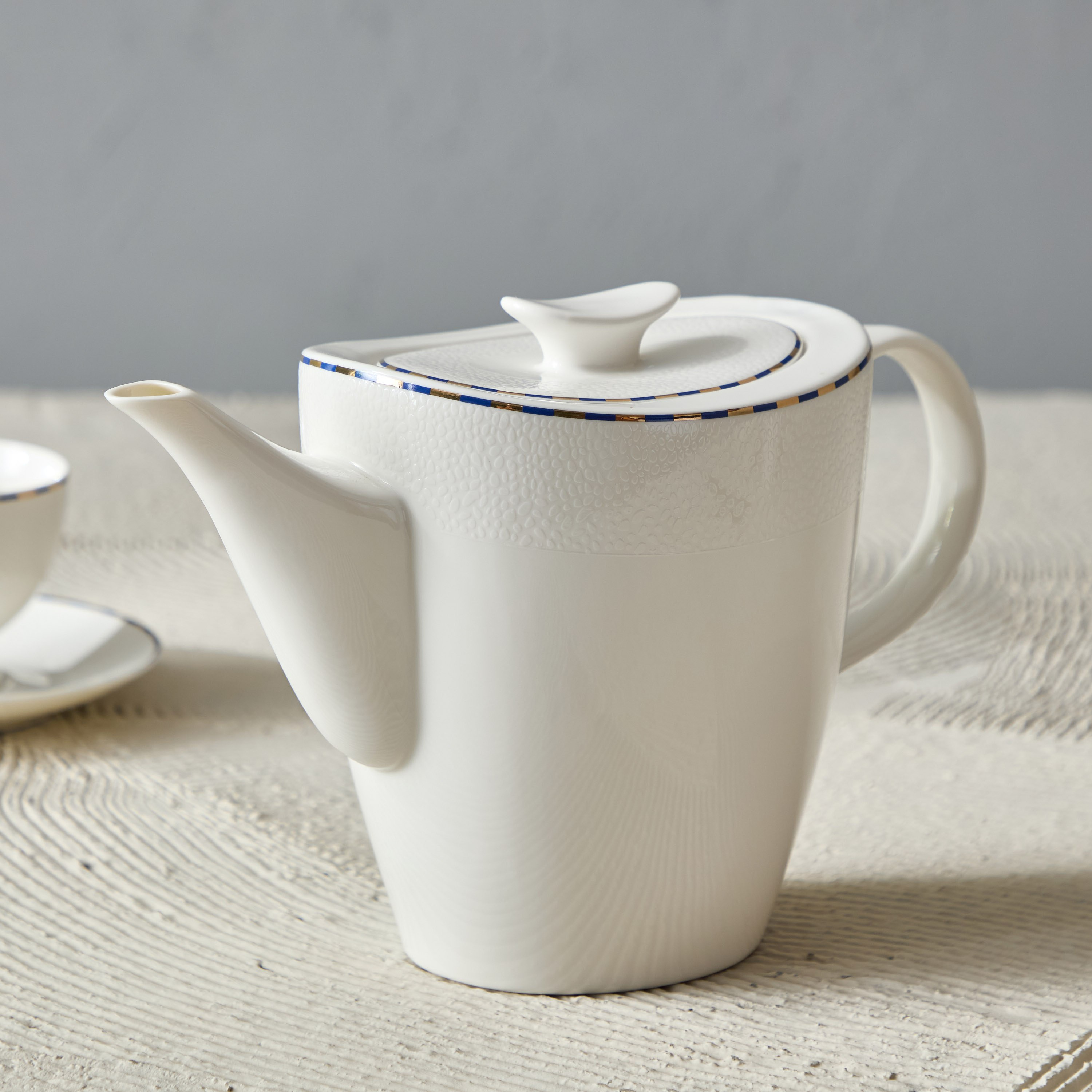 إبريق شاي من أزور - 1250 مل-hbxhomeware-hbxkitchen-image-1