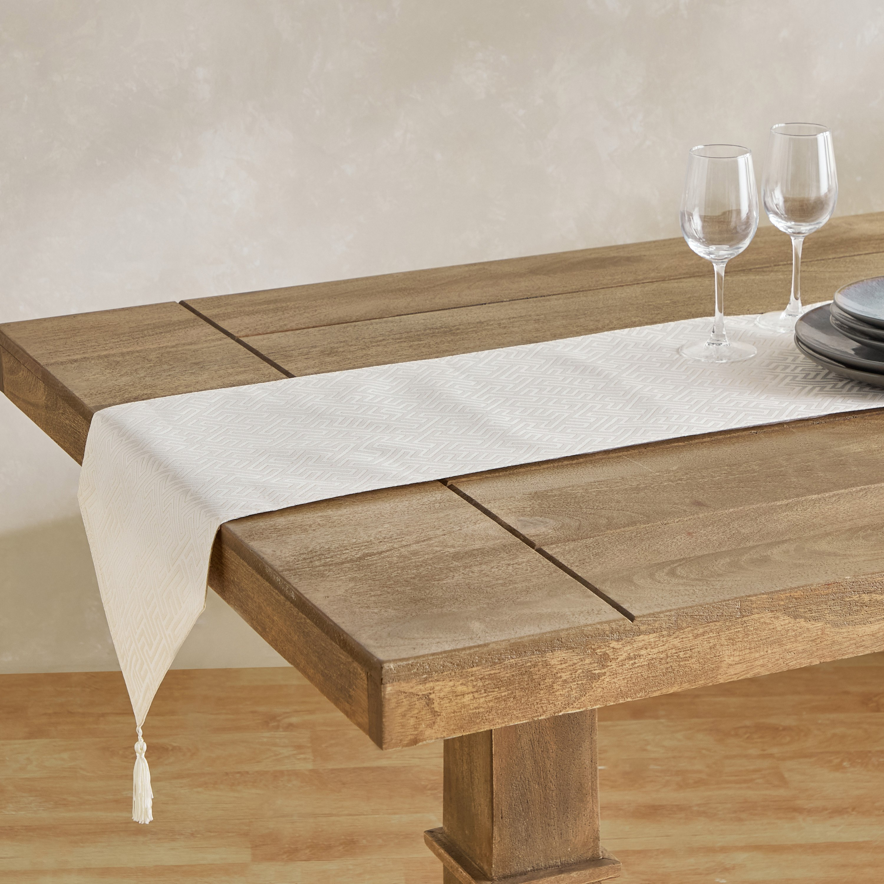 Harper Alim Jacquard Table Runner - 33x120 cm-hbxdecorandfurnishings-homefurnishings-tablelinens-image-1