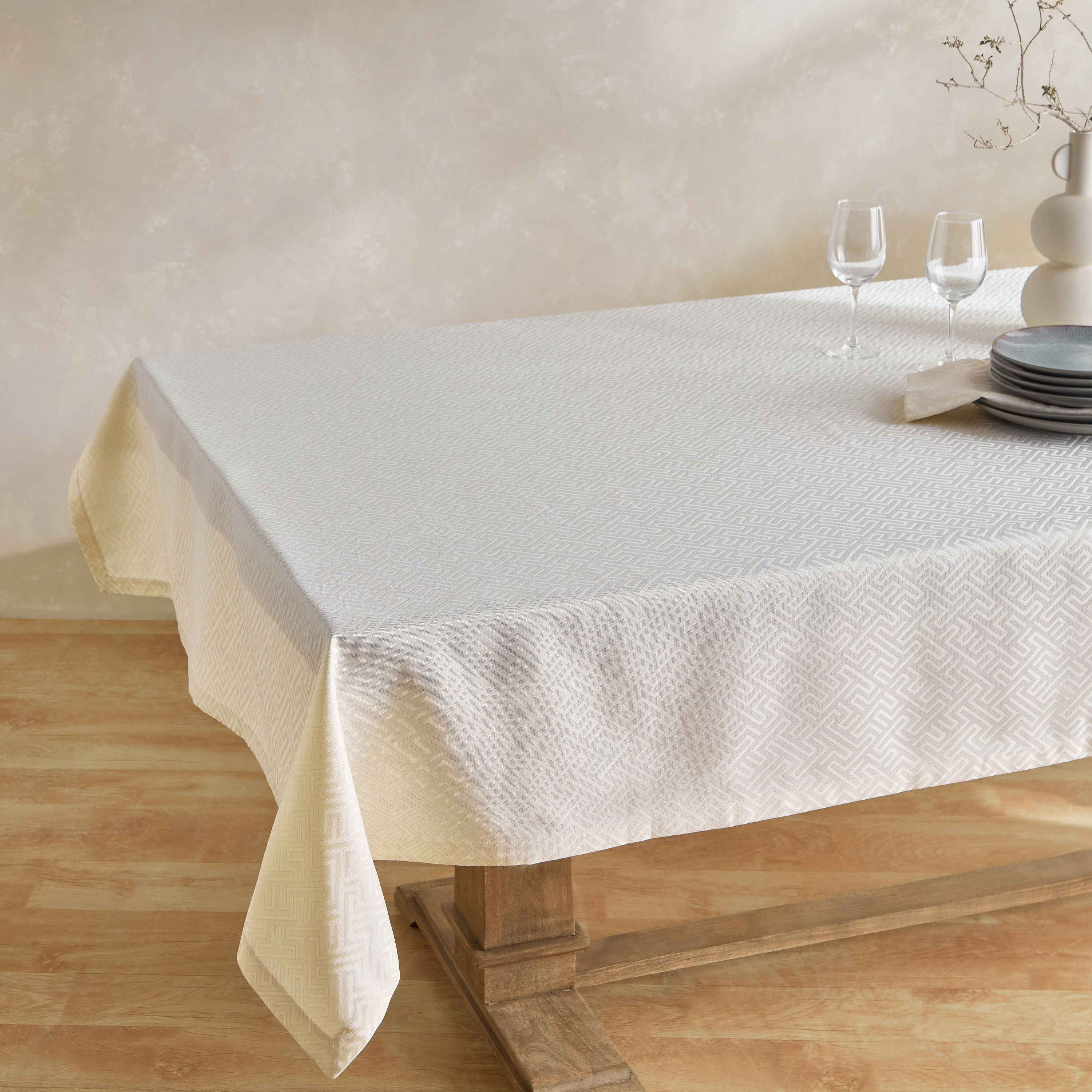مفرش طاولة جاكار من هاربر أليم - 140x200 سم-hbxdecorandfurnishings-homefurnishings-tablelinens-image-1