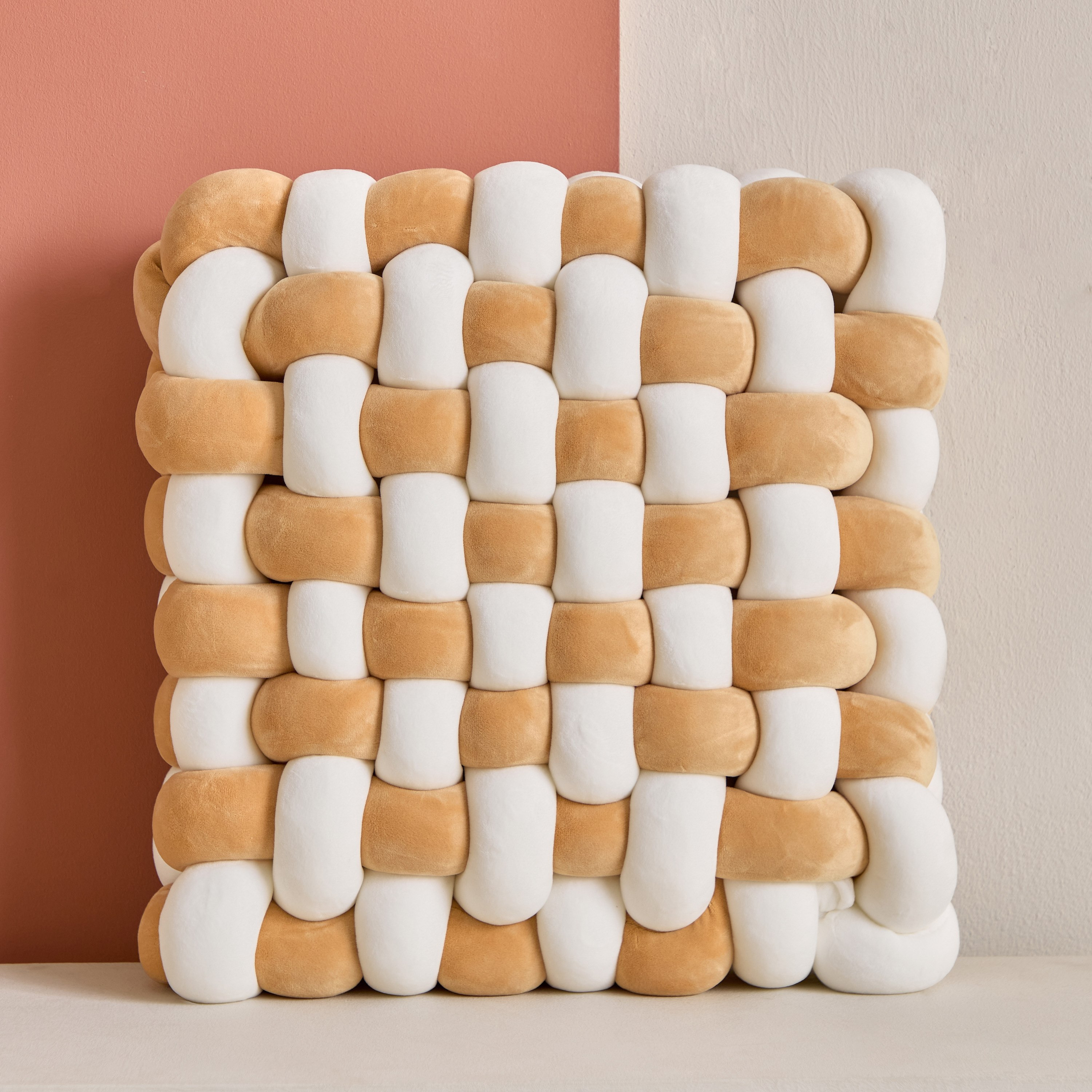 وسادة منسوجة يدويًا - كوشي لوفت - 40x40x12 سم-hbxhomeware-hbxkidsandyouth-image-1