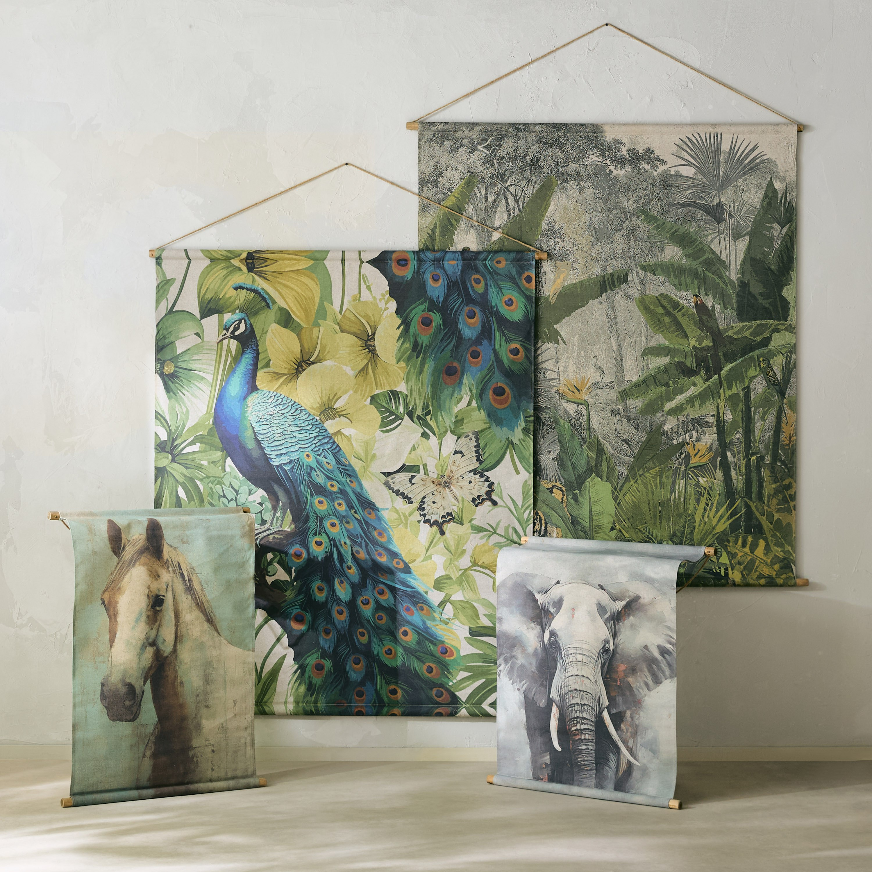 زينة حائط معلقة حصان من قماش الكتان وخشب التنوب من فولجا - 64x92 سم-hbxhomeware-hbxdecorandfurnishings-image-5