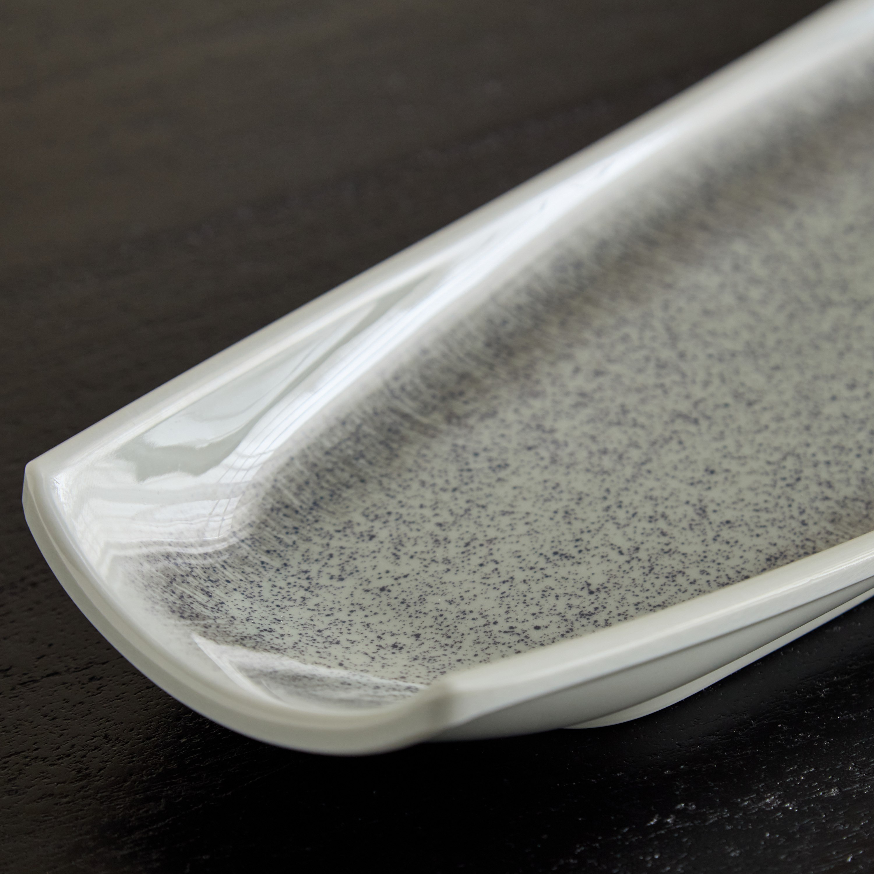 صحن بيضاوي من دوم- 12x2.5x38 سم-hbxdecorandfurnishings-tabletop-serveware-image-3