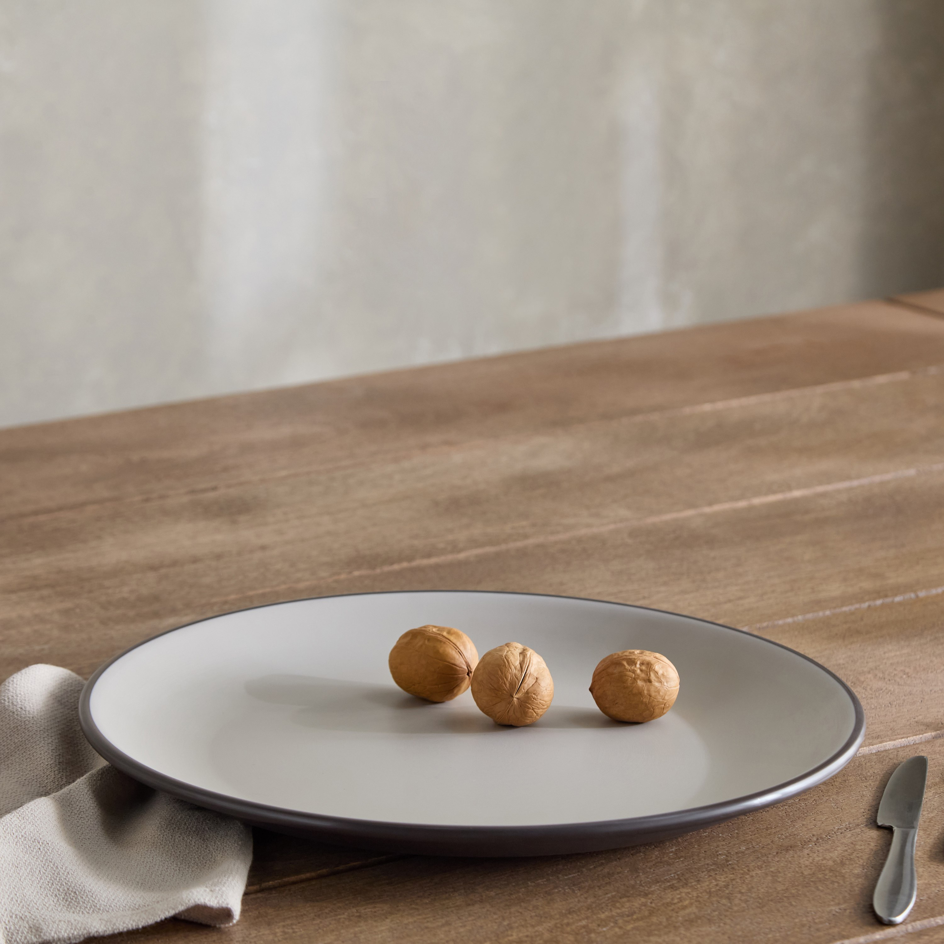 صحن بوفيه بلونين من موكا ميست - 31 سم-hbxdecorandfurnishings-tabletop-crockery-image-1