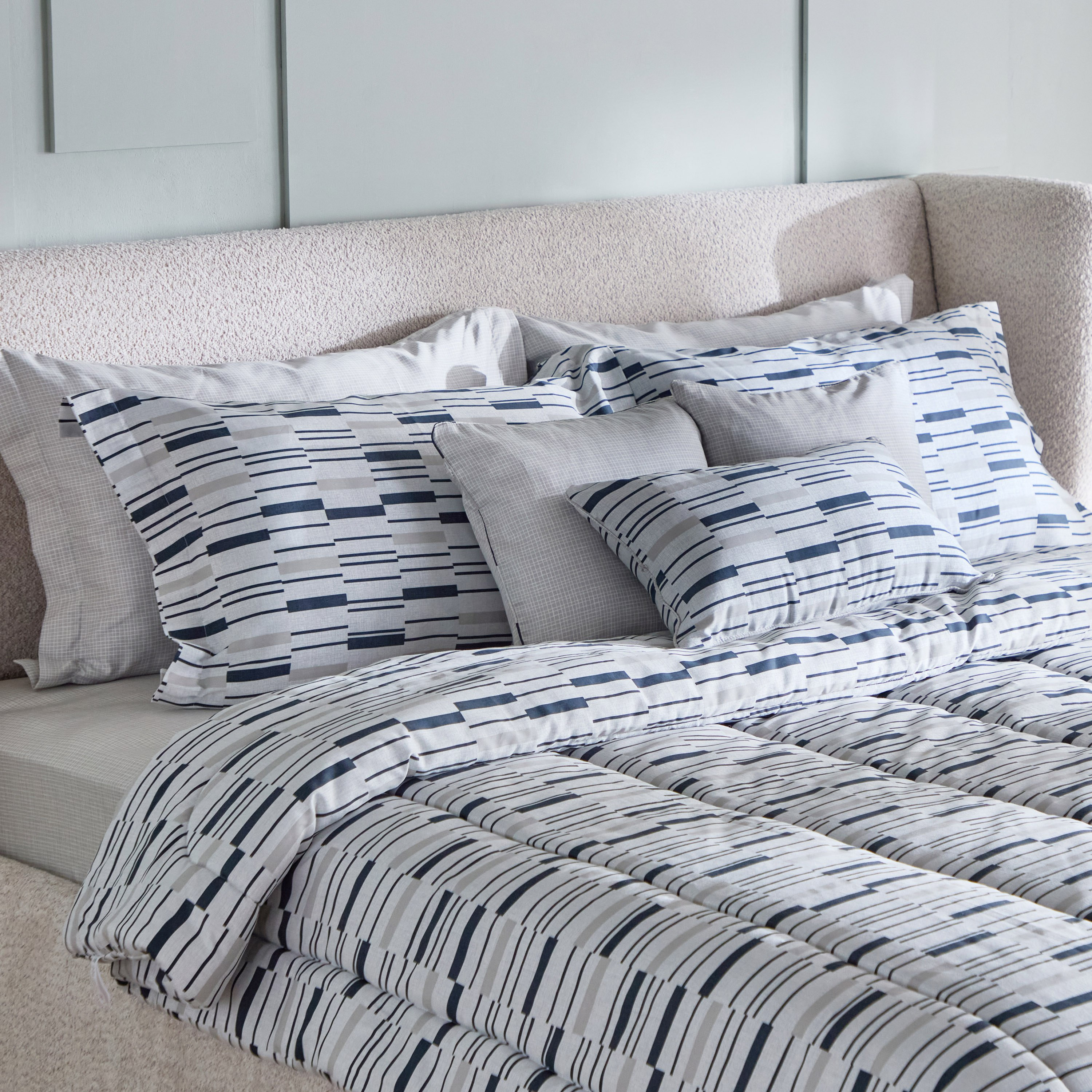 طقم لحاف سوبر كينج قطن بطبعات 9 قطع ويلكوم من هيوستن - 240x240 سم-hbxhomeware-hbxbedroom-image-1