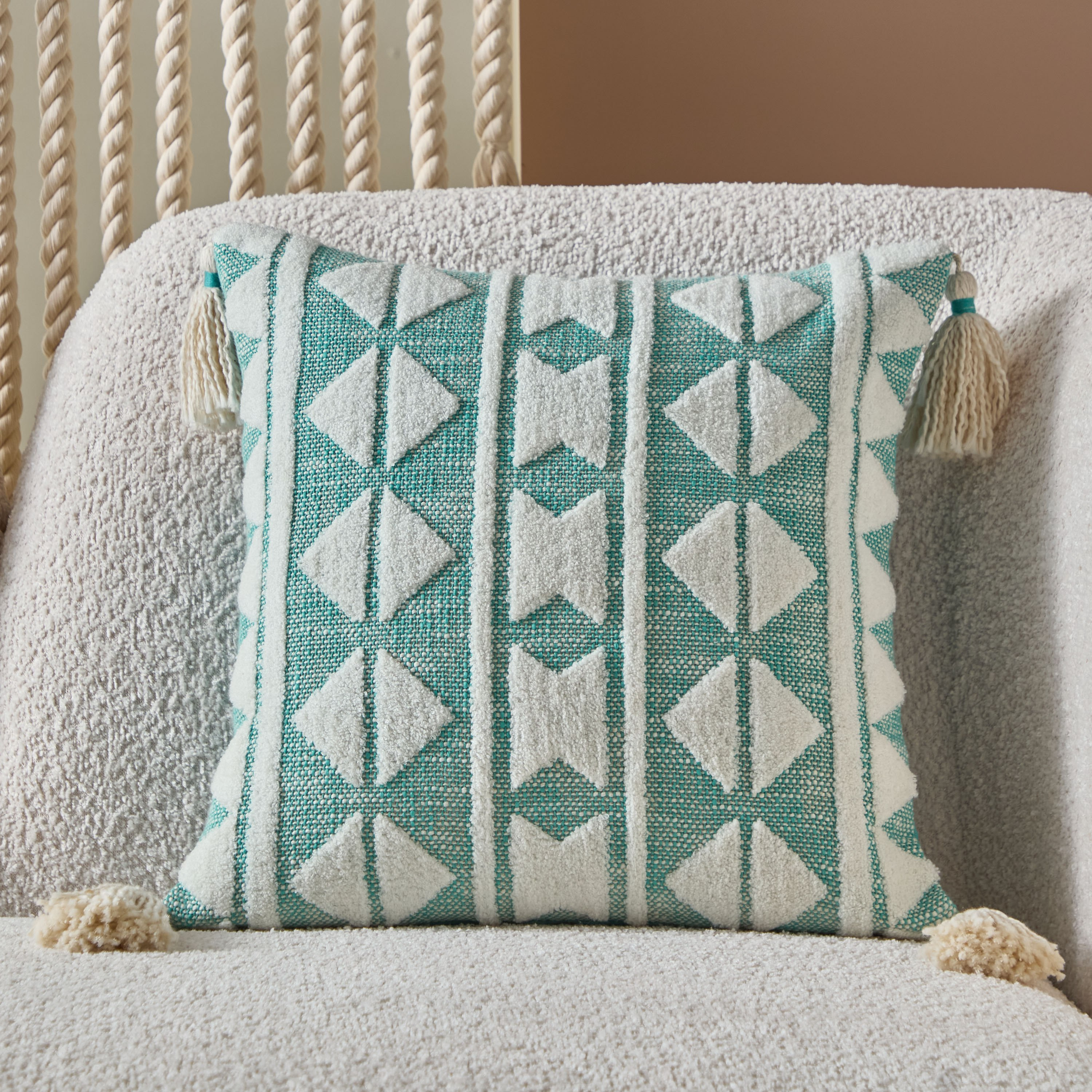 غطاء وسادة مثلث منشفة من كانكون - 45x45 سم-hbxhomeware-hbxbedroom-image-1