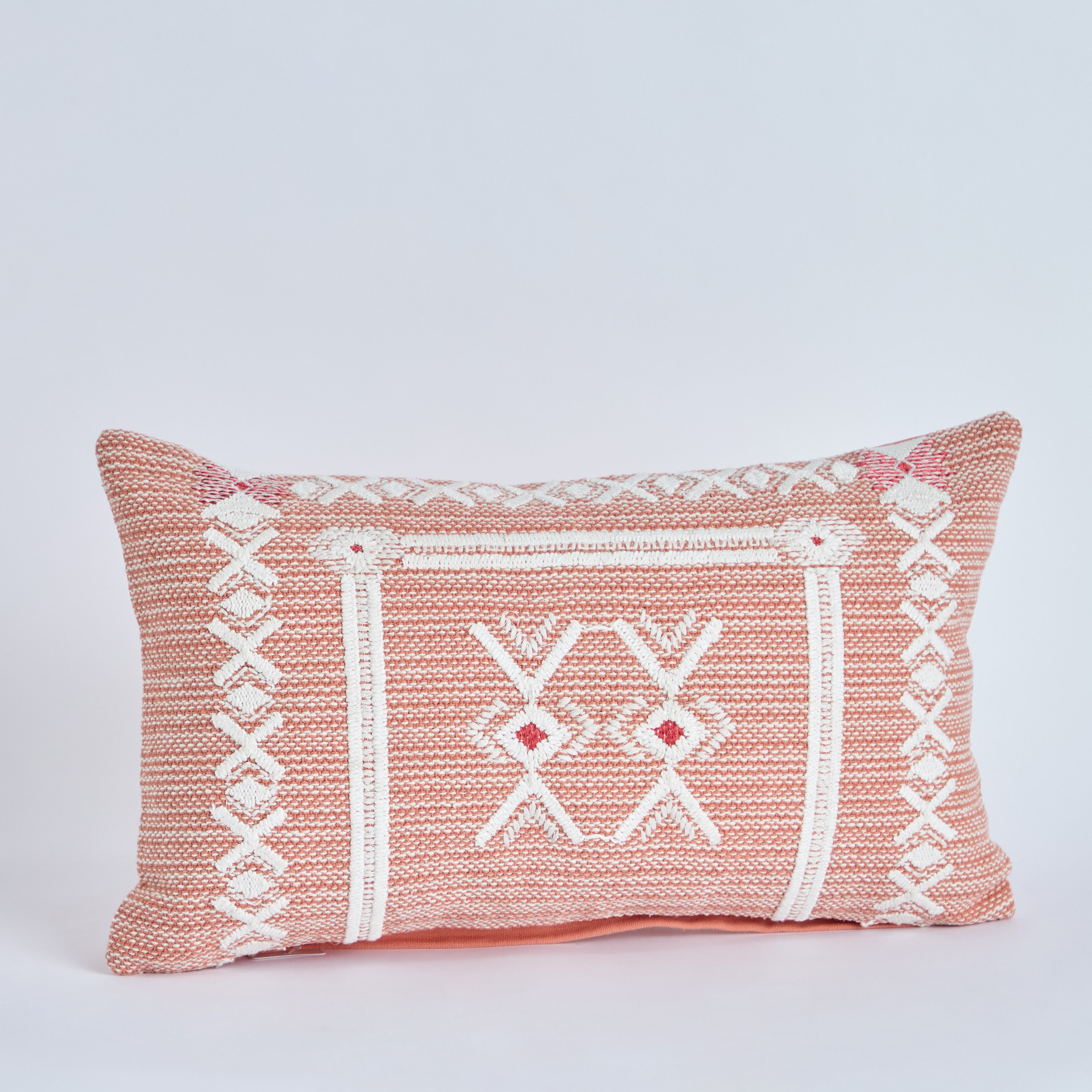 وسادة محشوة مطرّزة منسوجة ترايب من كانكون- 30x50 سم-hbxhomeware-hbxbedroom-image-5