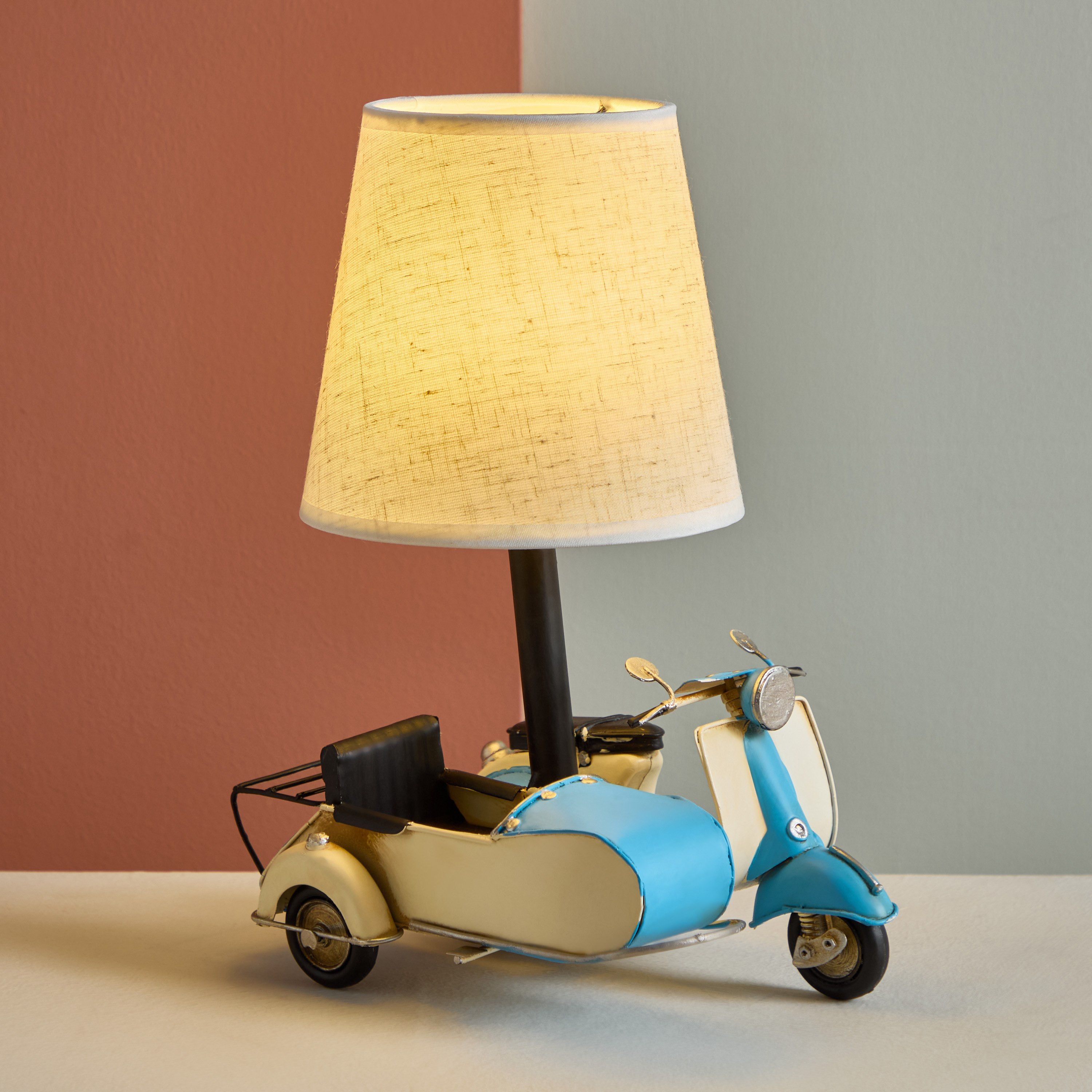 مصباح ديكور سكوتر شولاي معدن من فينتدج - 26x18x15 سم-hbxbedroom-lighting-tablelamps-image-2