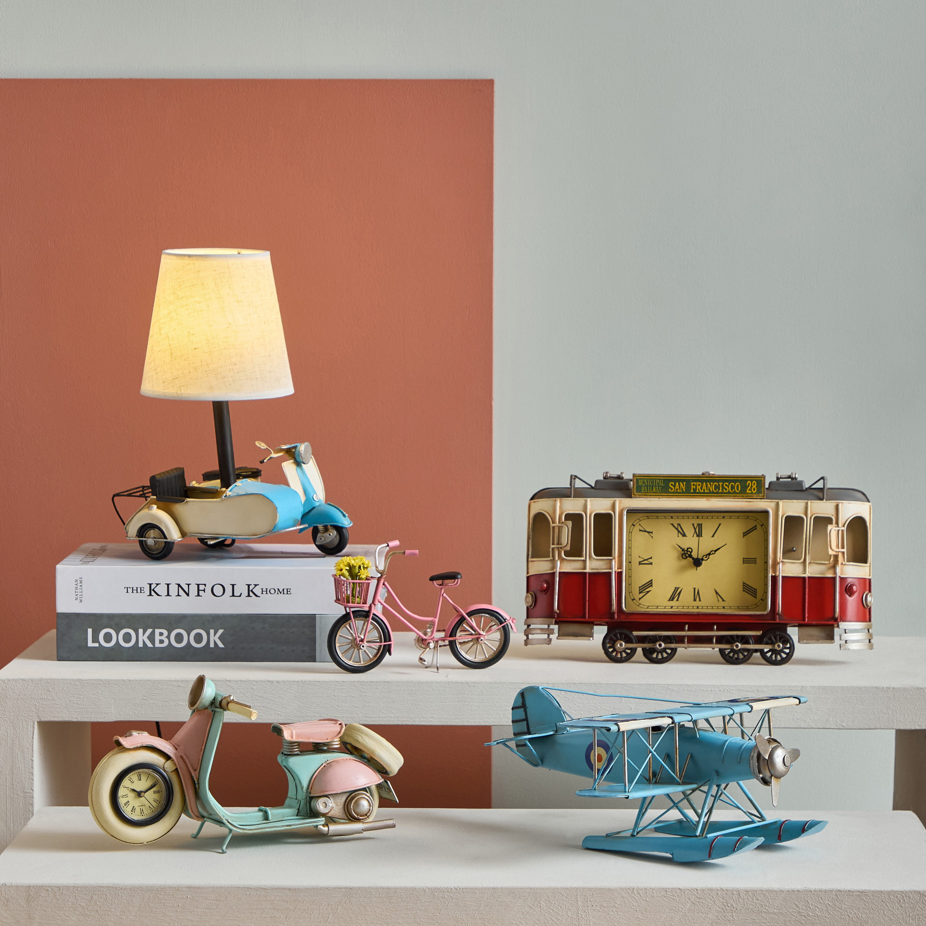ساعة ديكور طاولة ترام معدن من فينتدج - 29x5.5x17 سم-hbxdiningroom-decorandaccessories-clocks-image-5