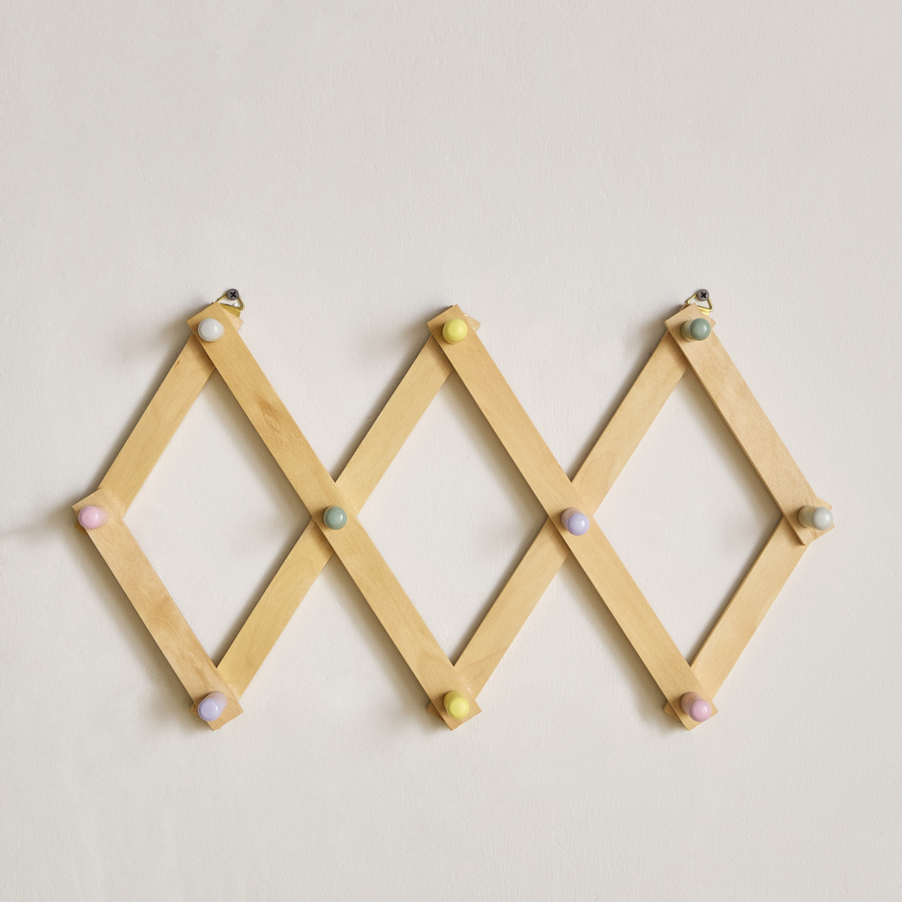 خطّاف حائط خشبي قابل للتمدد من كلوريت - 65x85x25 سم-hbxhomeware-hbxkidsandyouth-image-2