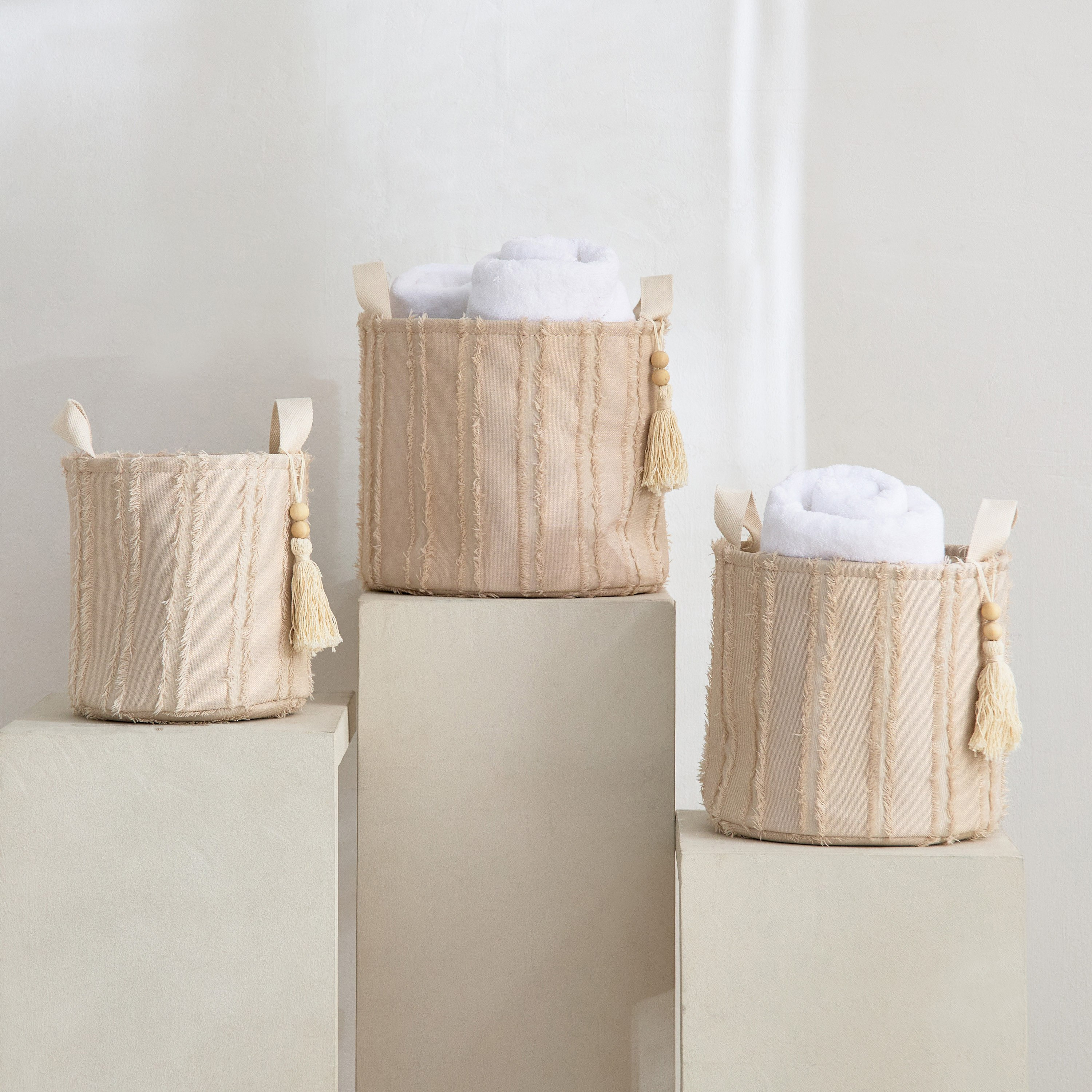 طقم سلال تخزين مستديرة 3 قطع بمقبض من سوربس-hbxbedroom-bedroomaccessories-bedroomstorage-image-1