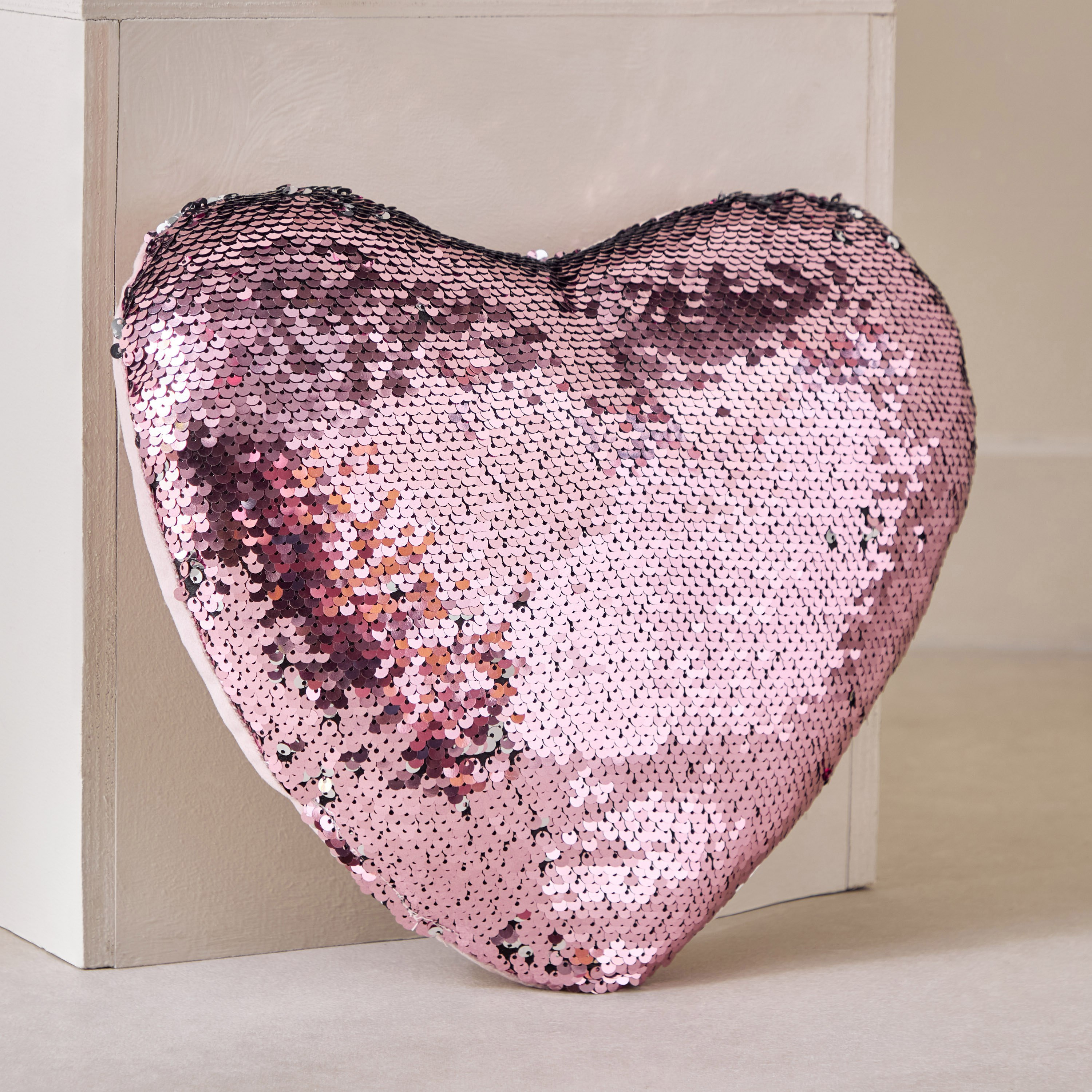 وسادة بترتر على شكل قلب من فلاترباي - 32x32x11 سم-hbxhomeware-hbxkidsandyouth-image-1