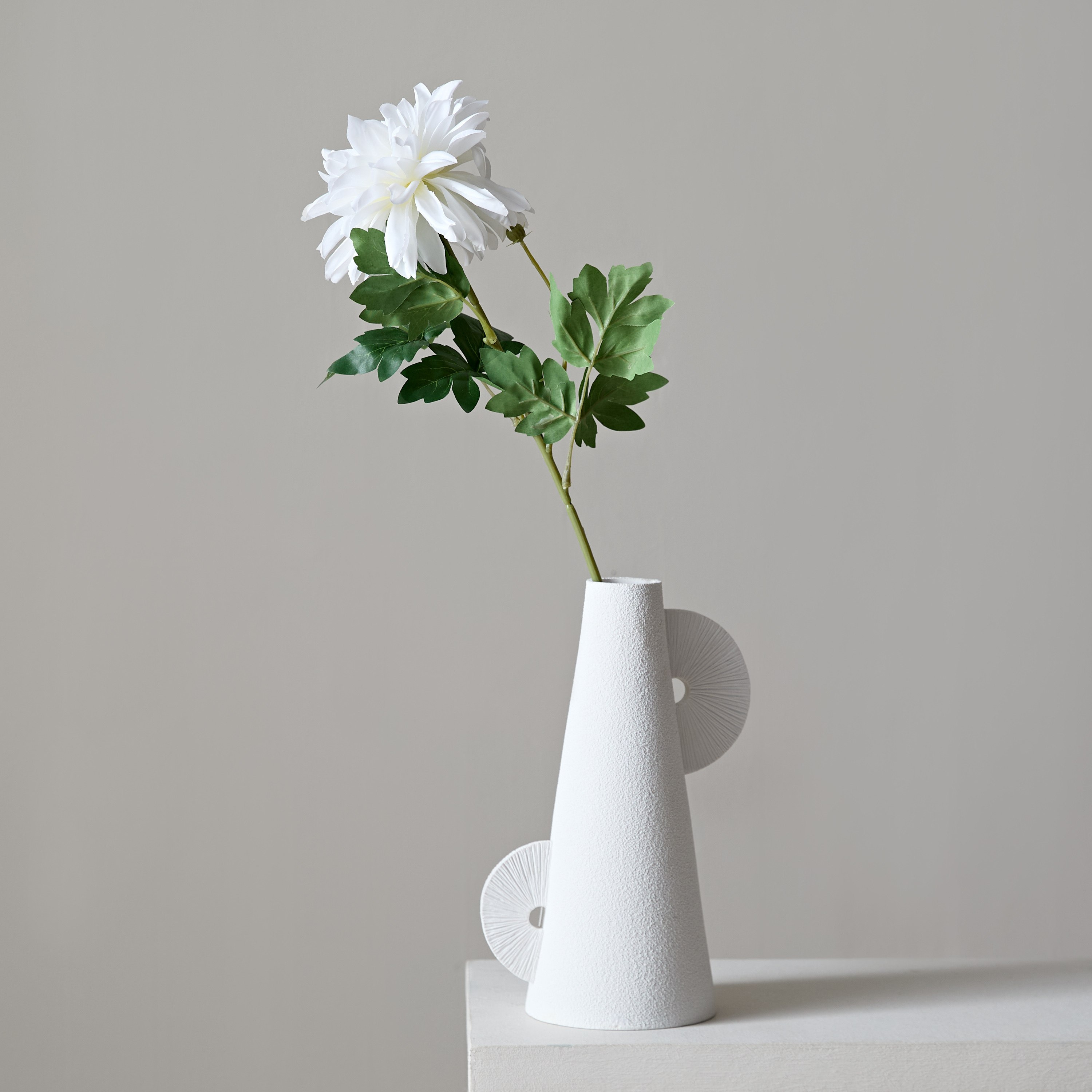 باقة زهرة داليا 3 أوراق من فلوريت - 65 سم-hbxdecorandfurnishings-homeaccessories-artificialflowersandplants-image-1
