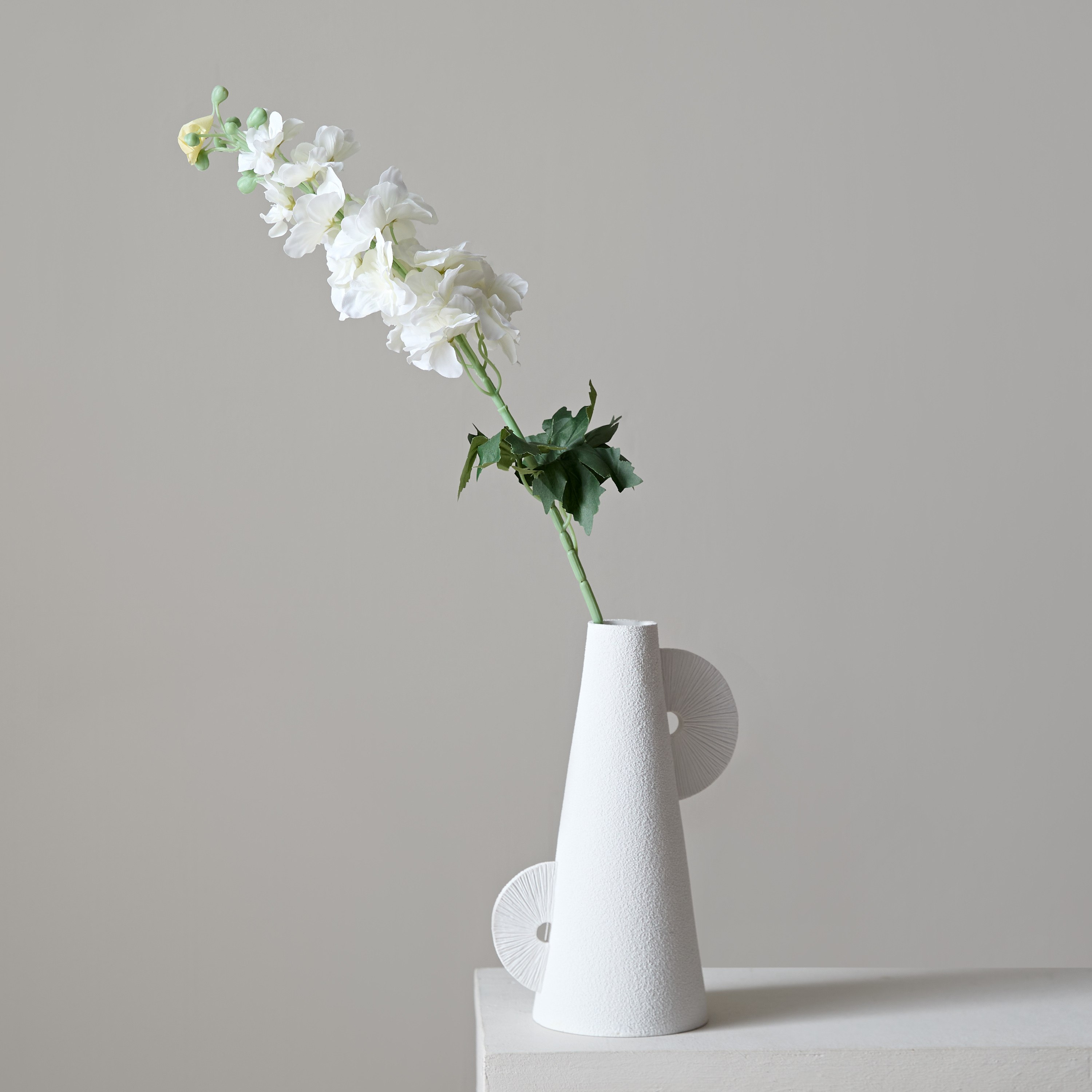 غصن زهرة الدلفينيوم من فلوريت - 82 سم-hbxdecorandfurnishings-homeaccessories-artificialflowersandplants-image-1