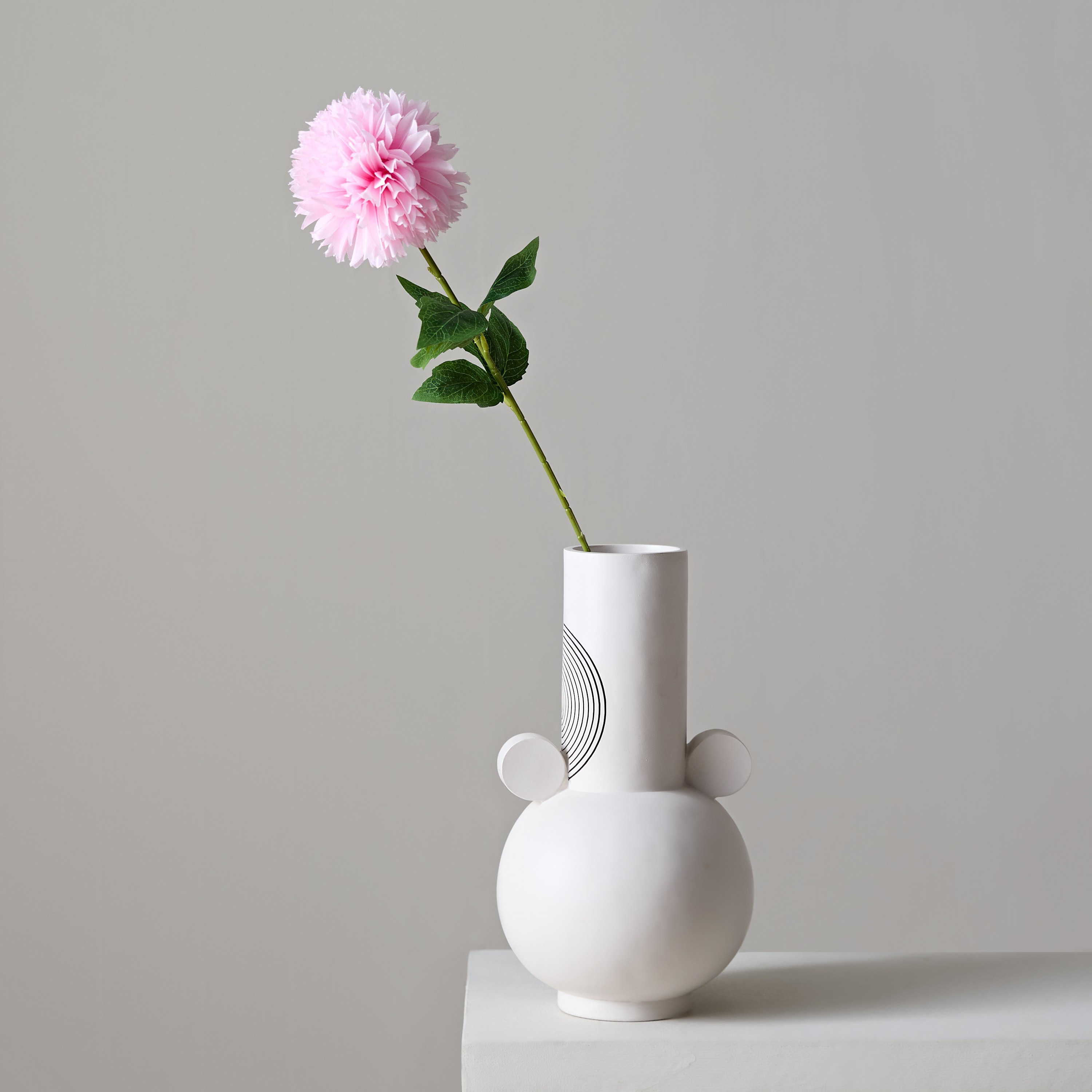 زهرة الأقحوان الكروية مع أوراق شجر من فلوريت - 62 سم-hbxdecorandfurnishings-homeaccessories-artificialflowersandplants-image-1