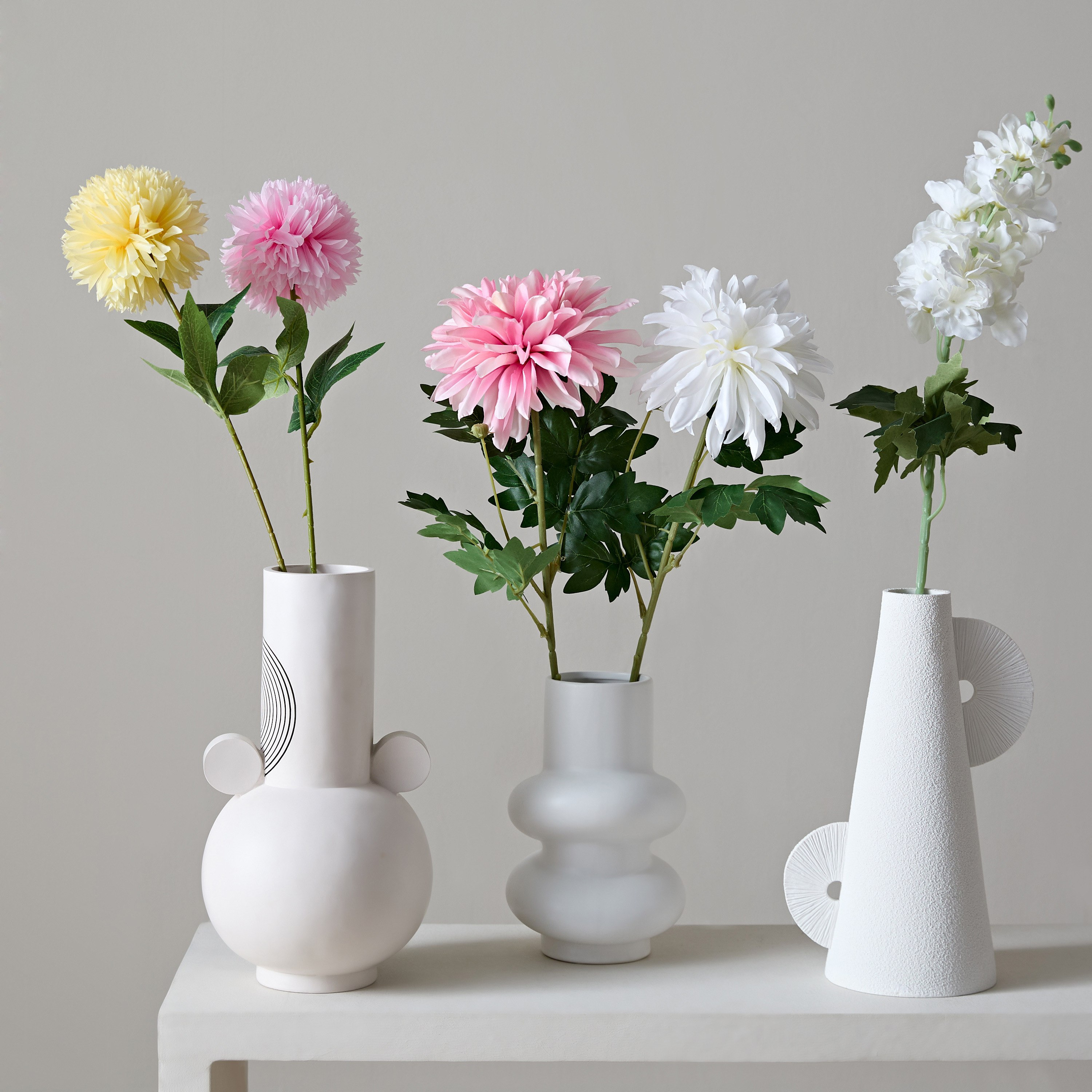 زهرة الأقحوان الكروية مع أوراق شجر من فلوريت - 62 سم-hbxdecorandfurnishings-homeaccessories-artificialflowersandplants-image-4