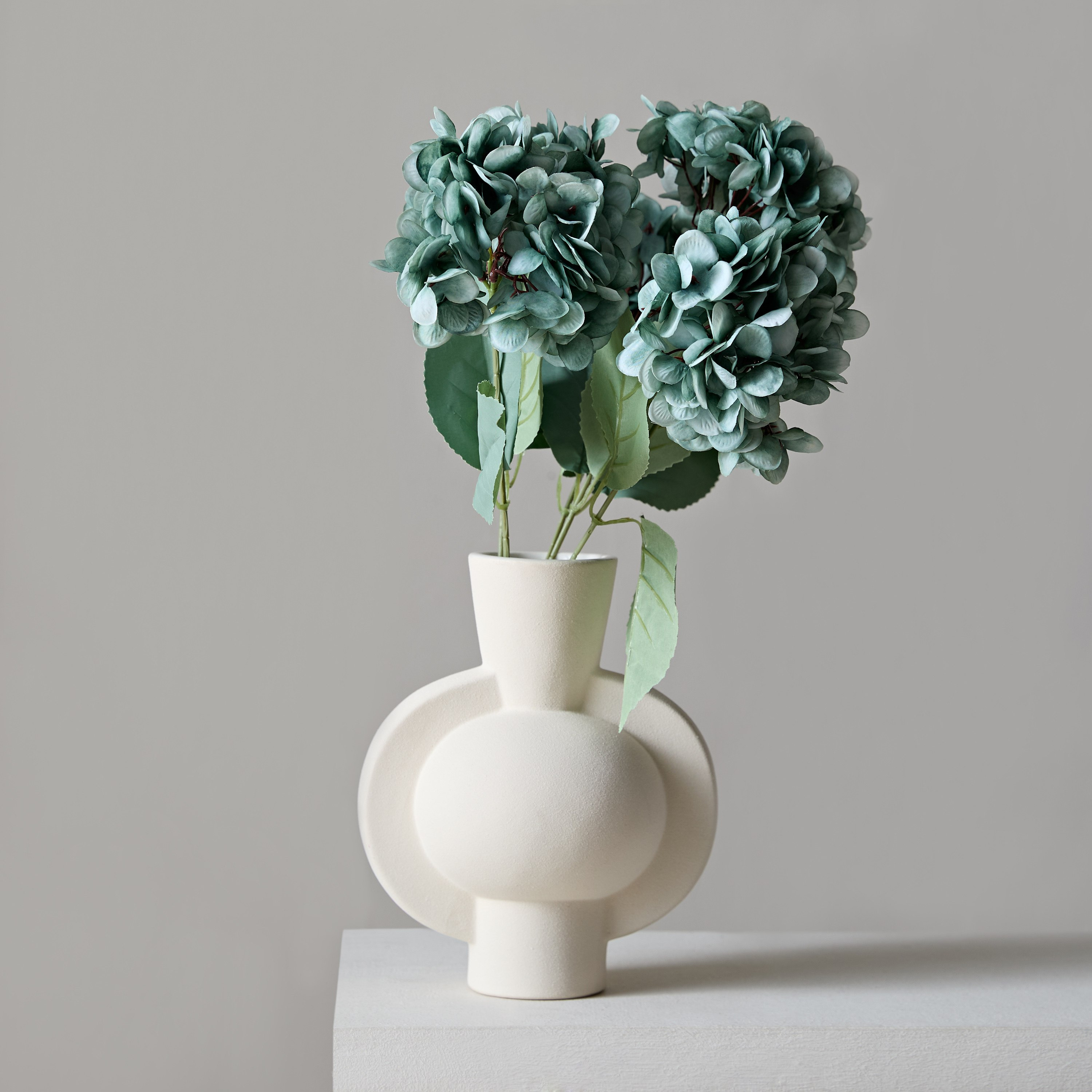 باقة زهور هيدرانجيا 5 رؤوس من فلوريت - 50 سم-hbxdecorandfurnishings-homeaccessories-artificialflowersandplants-image-1
