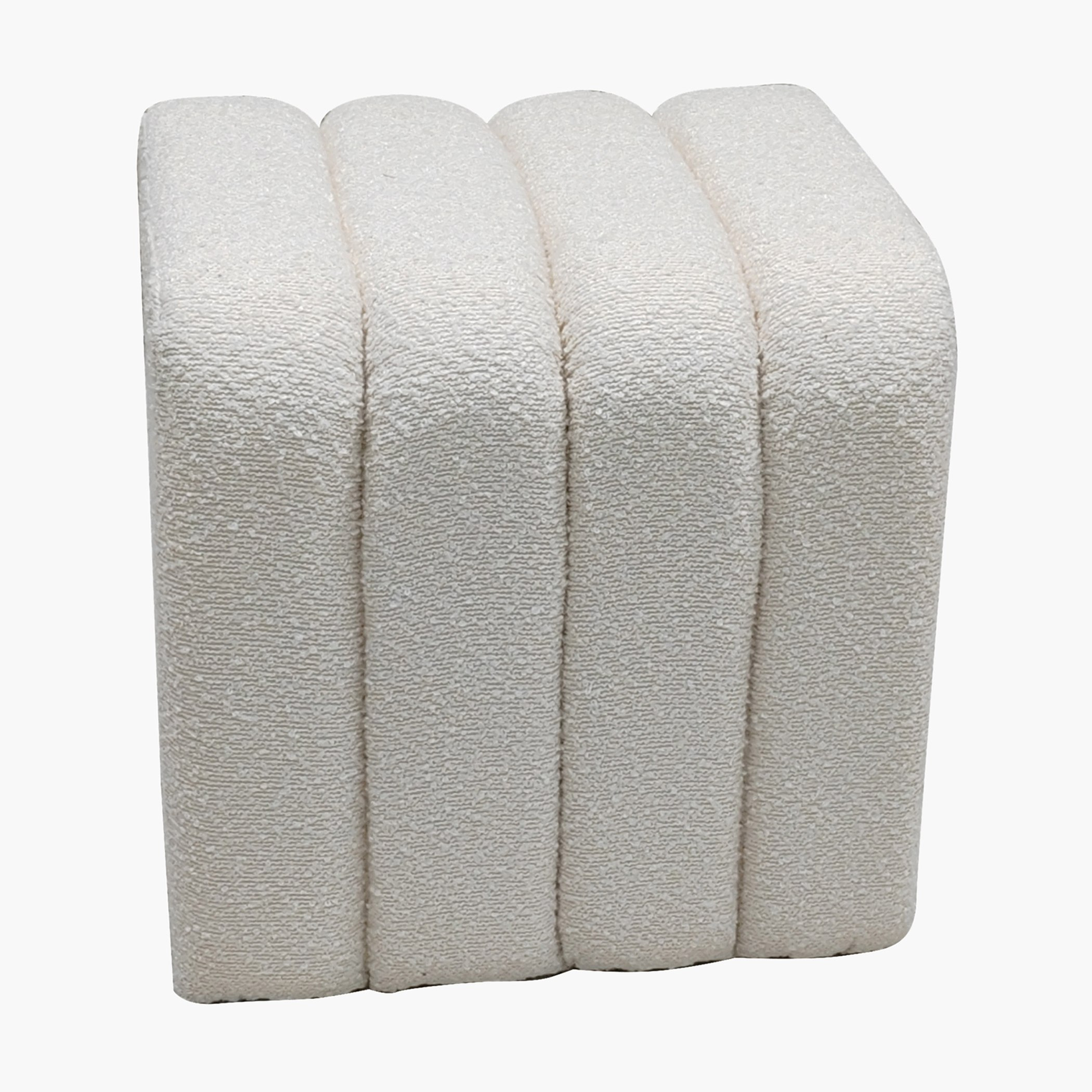 مسند قدم قماش من ماونت-hbxlivingroom-sofasandarmchairs-ottomansandfootstools-image-3