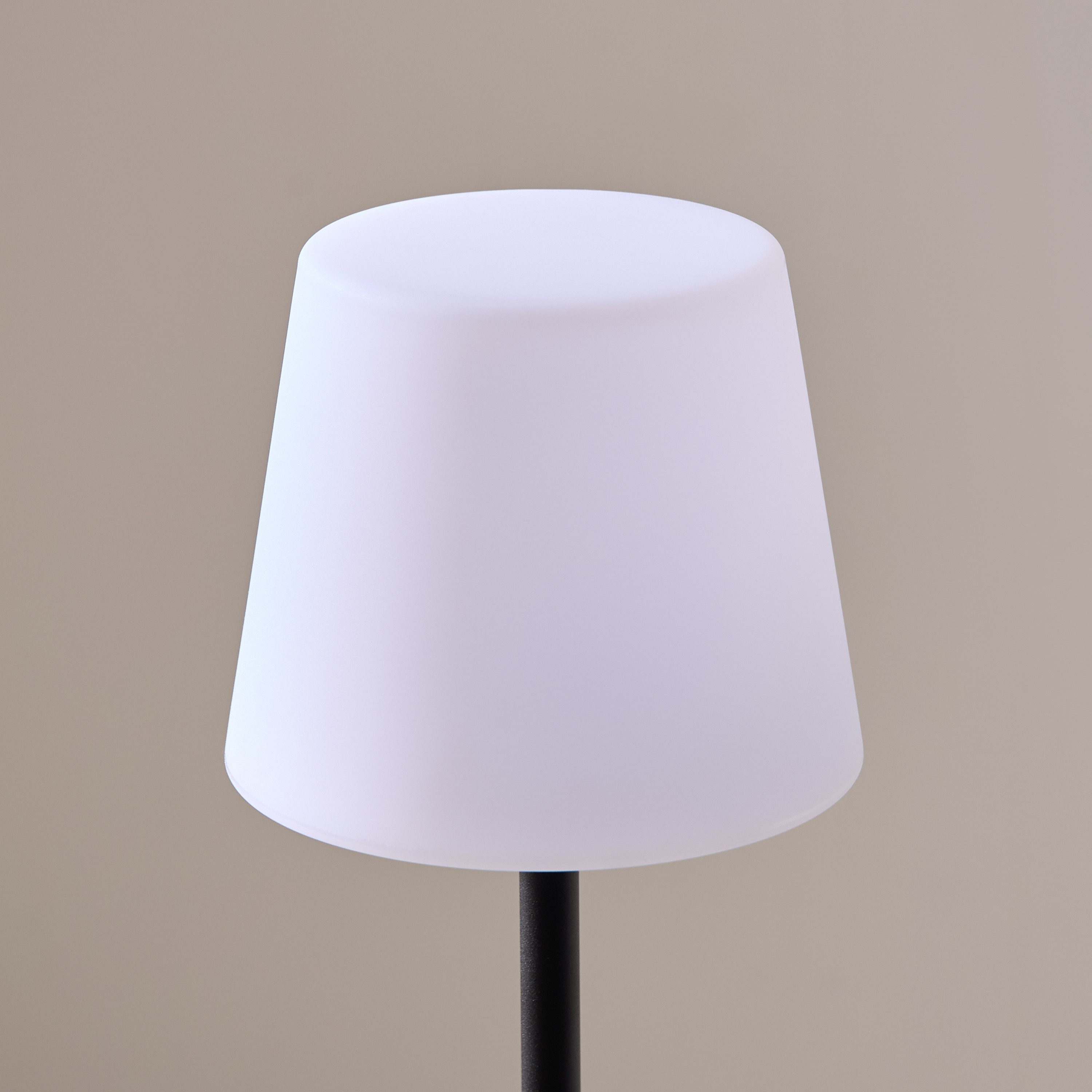 مصباح طاولة معدني ليد مع بطارية قابلة لإعادة الشحن 8 ساعات من سولين - 15 × 40 سم-hbxbedroom-lighting-tablelamps-image-3