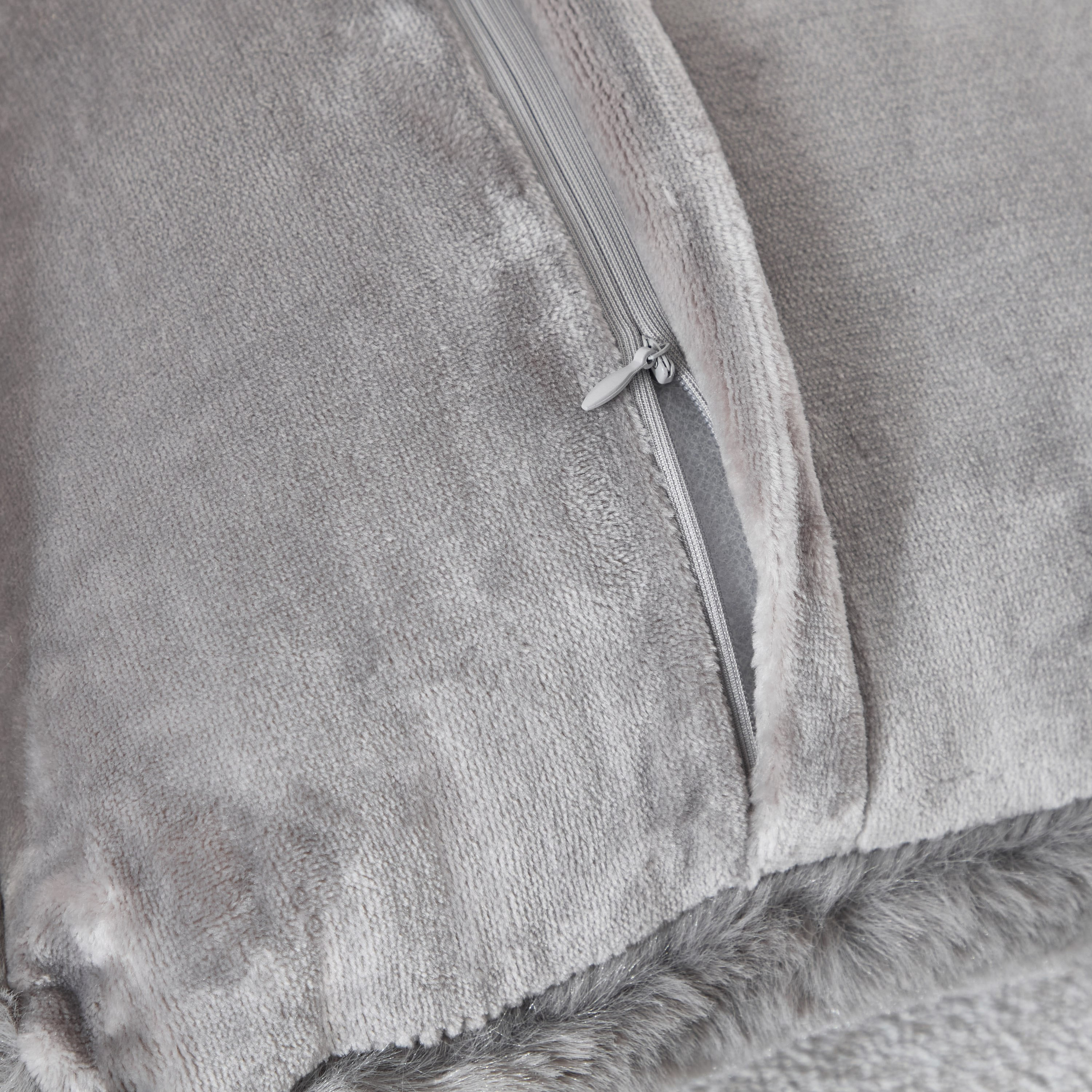 وسادة من فرو الأرنب الصناعي - 45x45 سم-hbxlivingroom-furnishings-cushionsandcovers-filledcushions-image-3