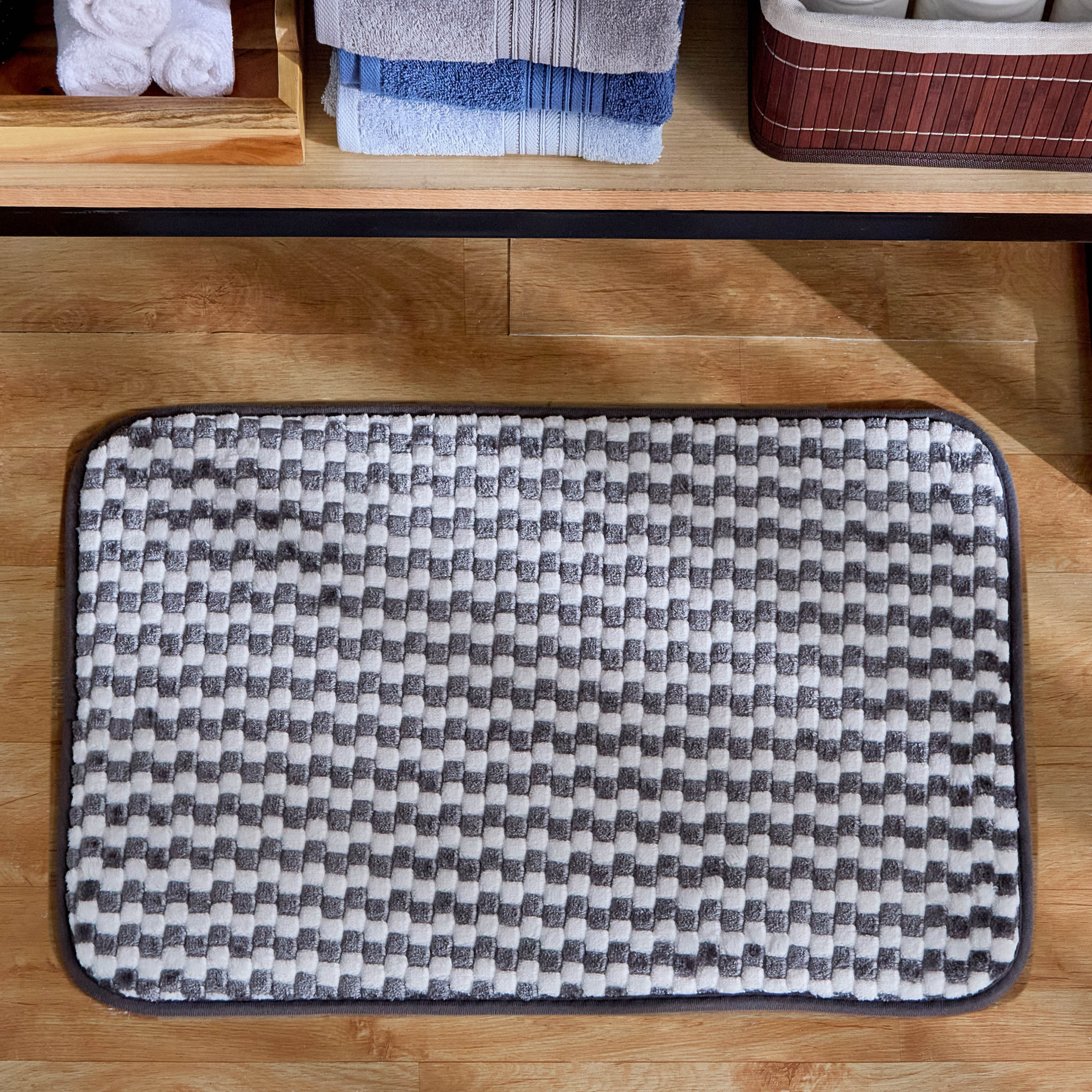 سجادة حمّام ميموري فوم بارزة الملمس من عايدة - 40x60 سم-hbxbedroom-floorcoverings-bathmats-image-1