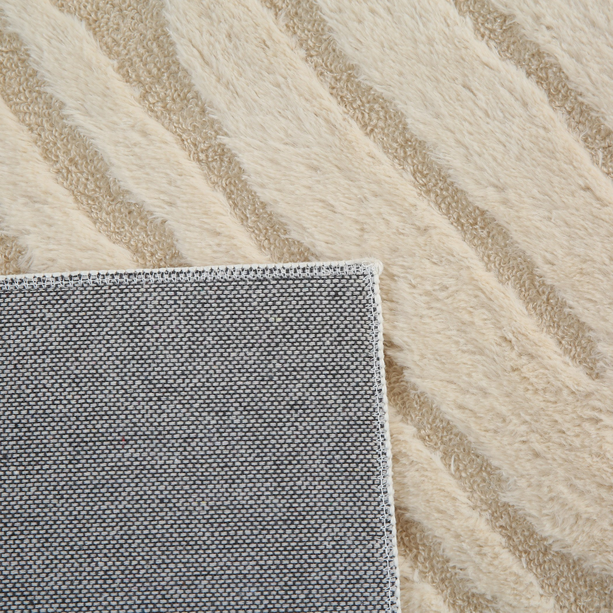 سجادة جاكار فرو أرنب دونيل من زارا - 150x220 سم-hbxdecorandfurnishings-floorcoverings-rugs-image-3