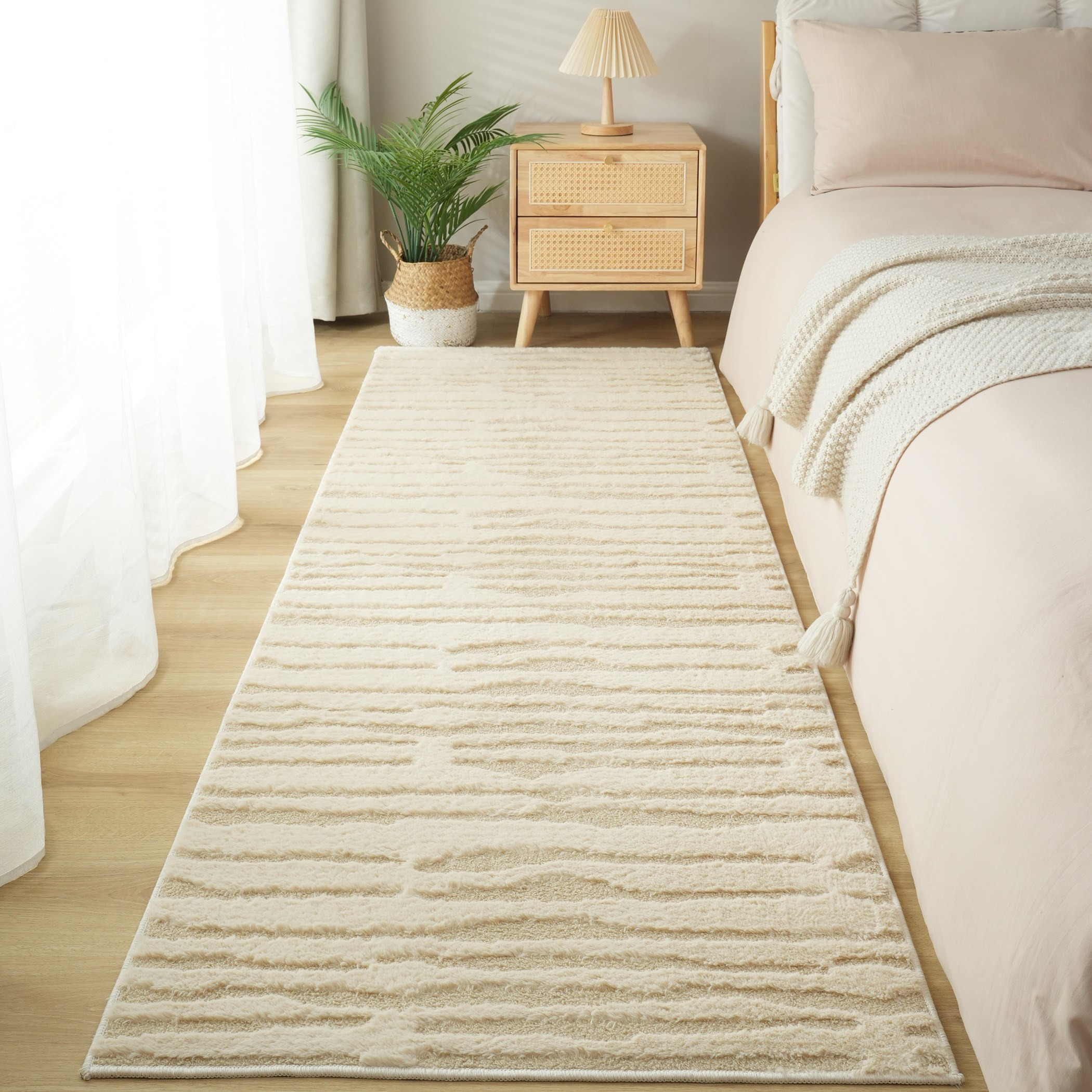 سجادة جاكار فرو أرنب دونيل من زارا - 75x230 سم-hbxdecorandfurnishings-floorcoverings-rugs-image-1