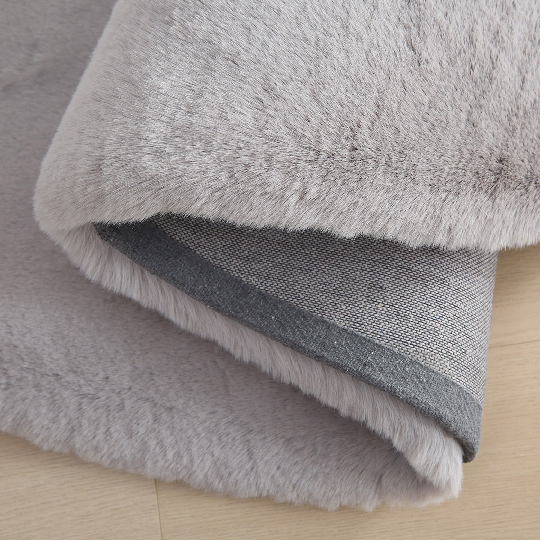 Luxy Bliss Premium Faux Rabbit Fur Rug - 120x180 cm-hbxdecorandfurnishings-floorcoverings-rugs-image-2