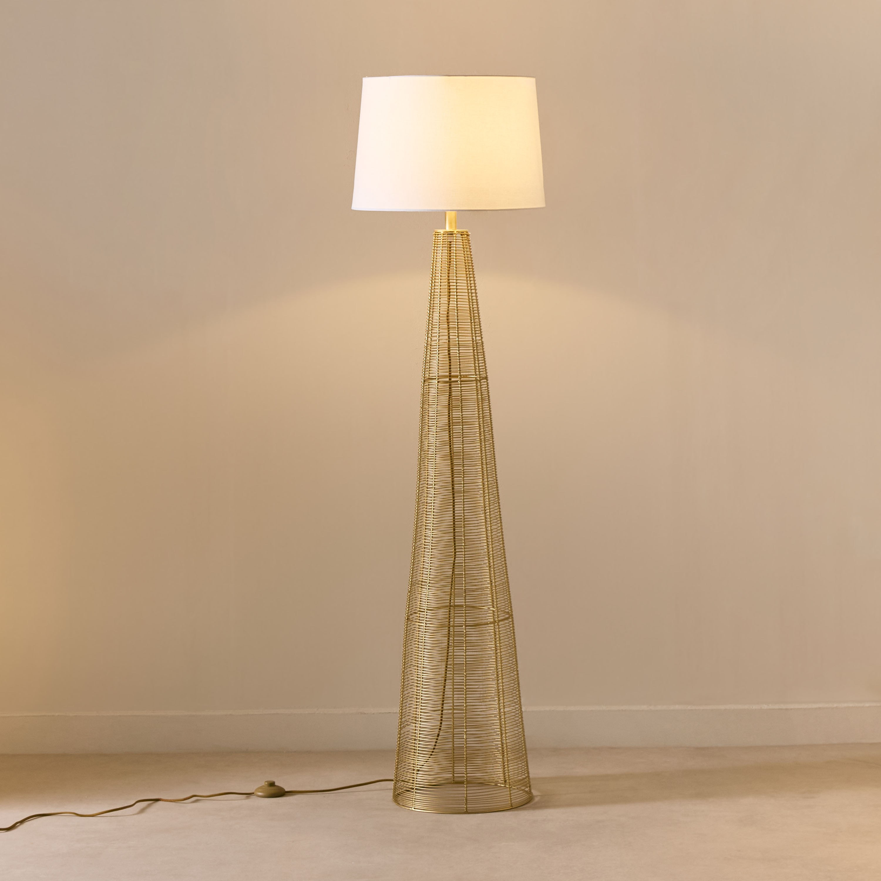 مصباح أرضية سلكي معدني بغطاء قماش من آرون - 43x152 سم-hbxhomeware-hbxlivingroom-image-2