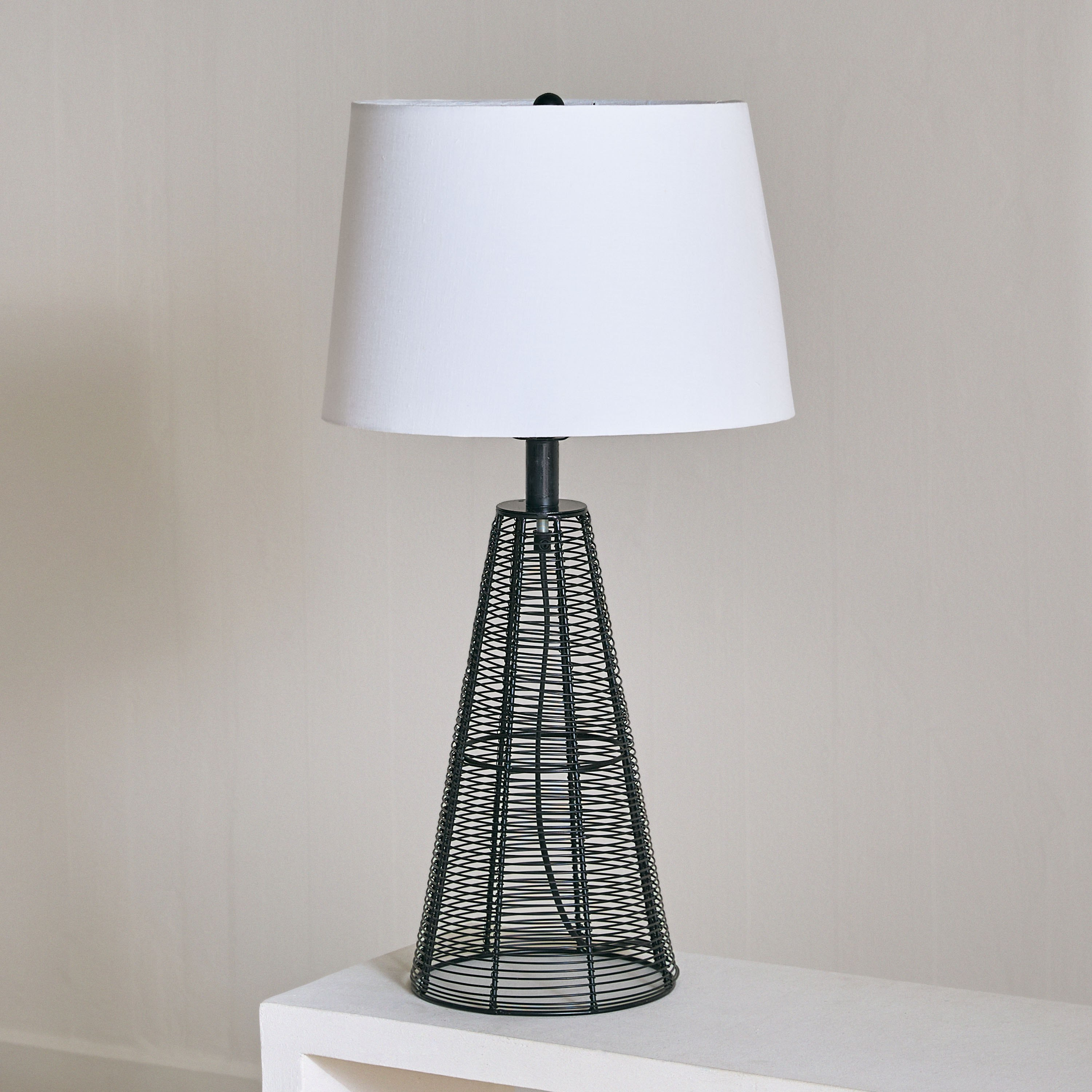 مصباح طاولة سلكي معدني بغطاء قماش من آرون - 36x63 سم-hbxbedroom-lighting-tablelamps-image-1
