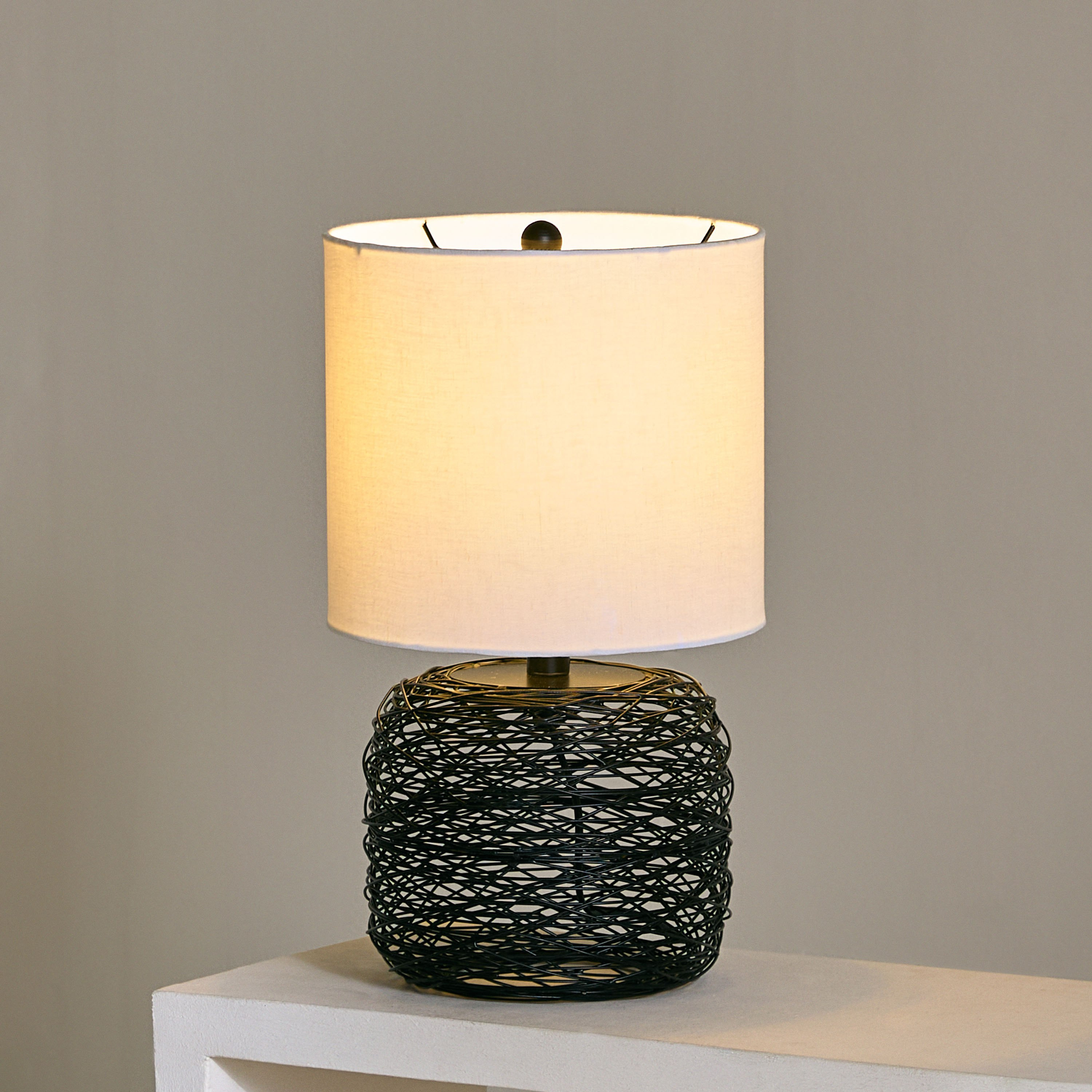 مصباح طاولة سلكي معدني بغطاء قماش من آرون - 26x47 سم-hbxbedroom-lighting-tablelamps-image-2