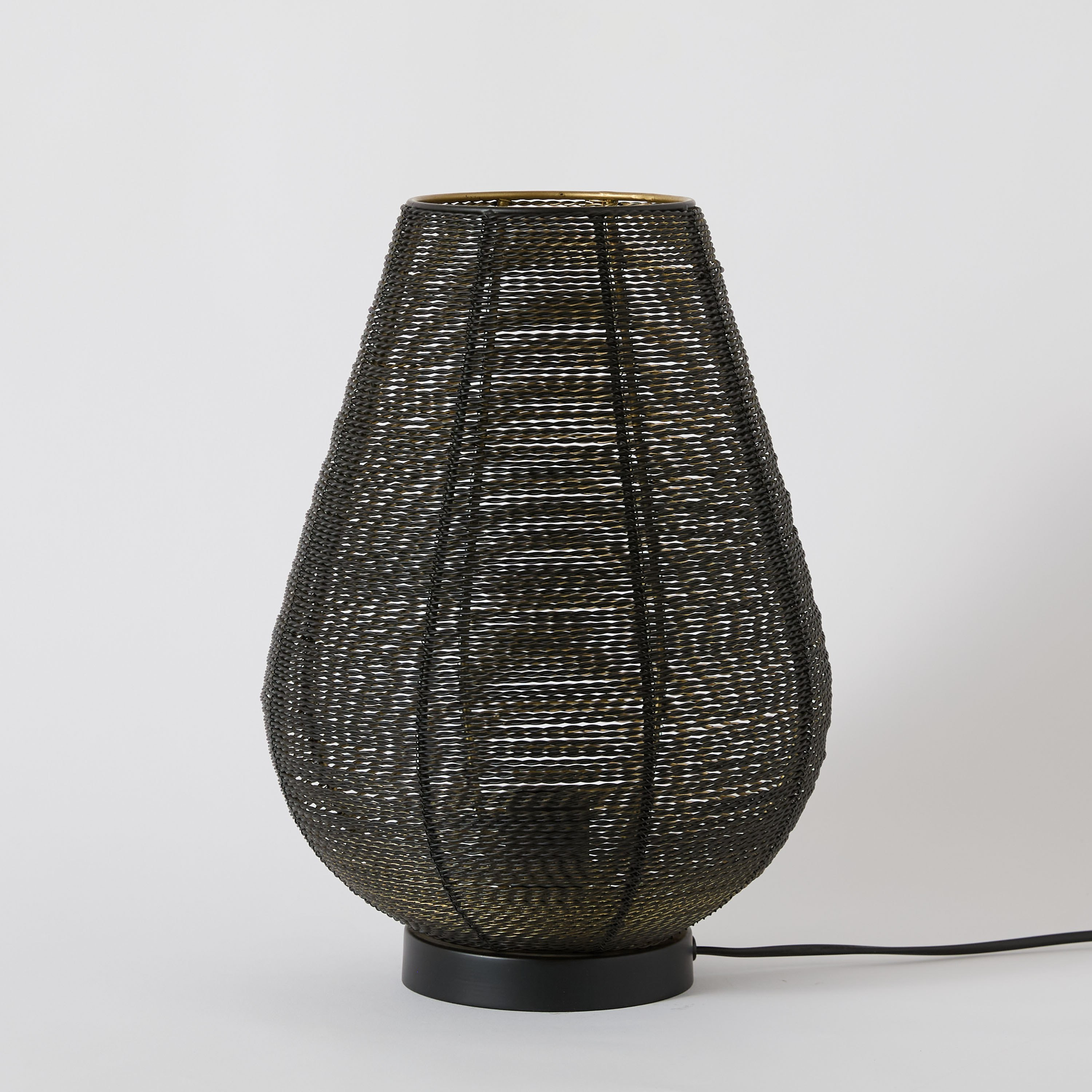 مصباح طاولة معدني من آرون - 26.5x36 سم-hbxbedroom-lighting-tablelamps-image-6