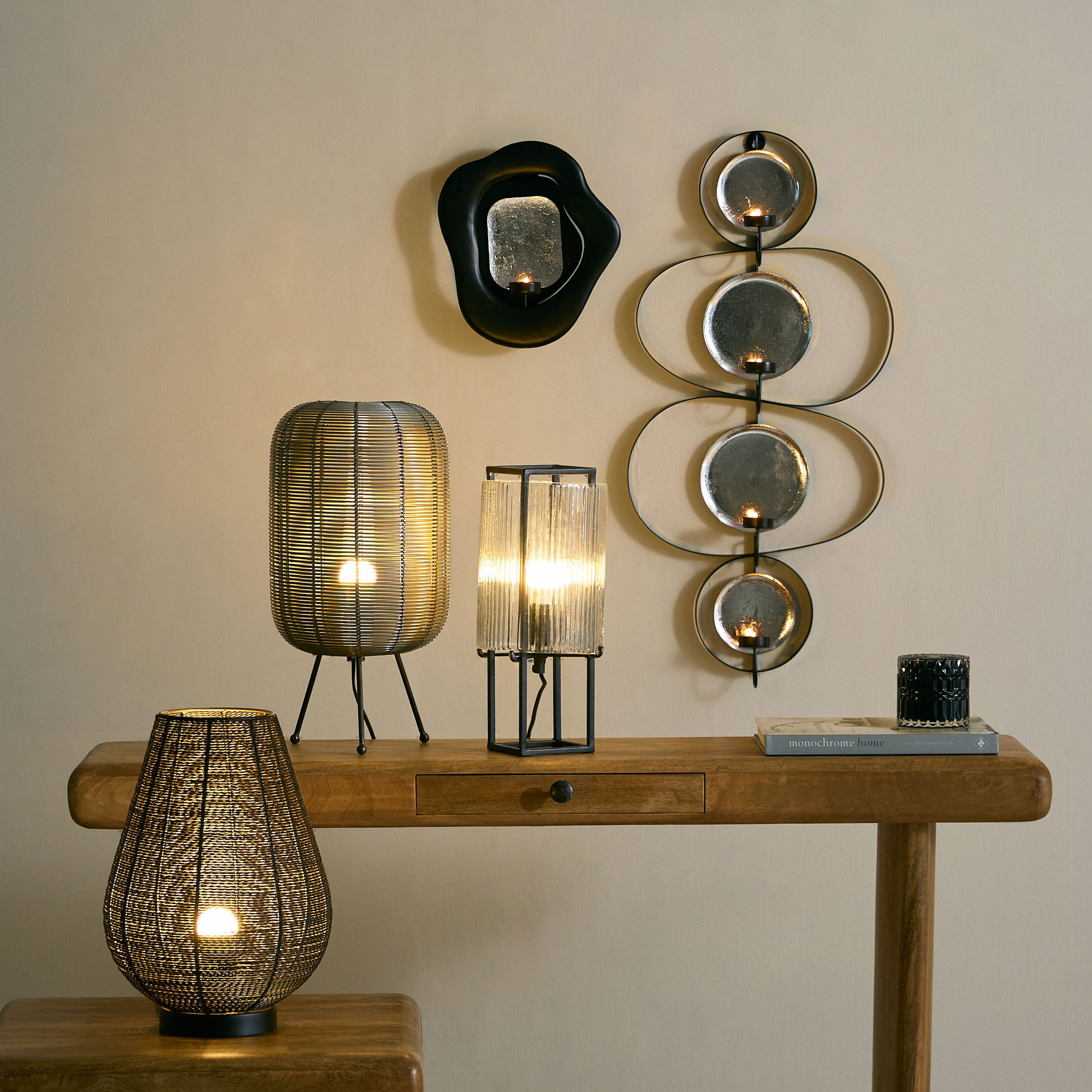 زينة حائط معدنية بتصميم حامل شموع من آرون - 25x6x26 سم-hbxdiningroom-lighting-decorativesandstringlights-image-4