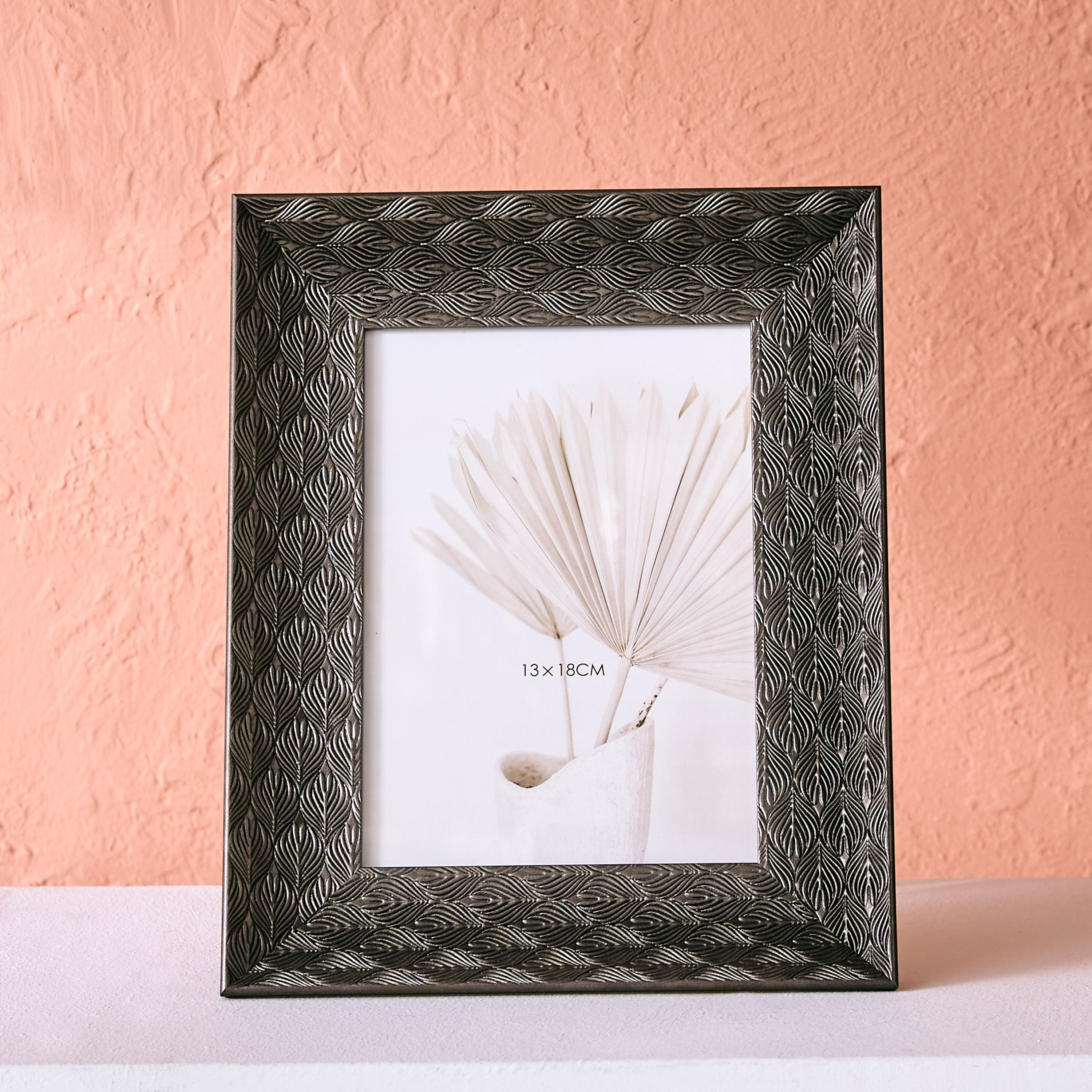 برواز صور زجاجي 5x7 بوصة من ريناتا - 19.6x2x24.6 سم-hbxbedroom-decorandaccessories-photoframes-image-2